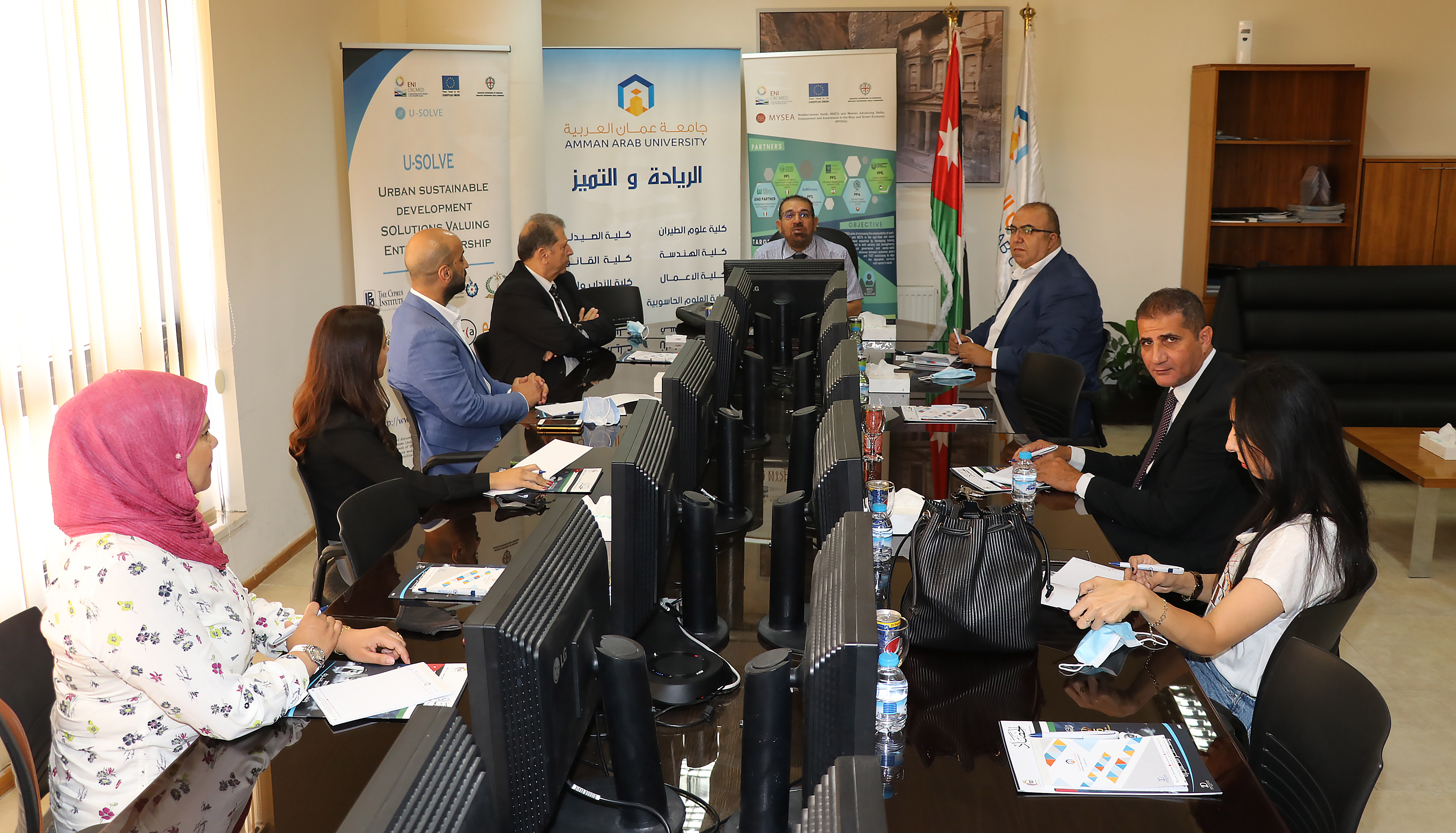 حلقة نقاشية حول وضع بيئة الابتكار والريادة في الاردن في جامعة عمان العربية1