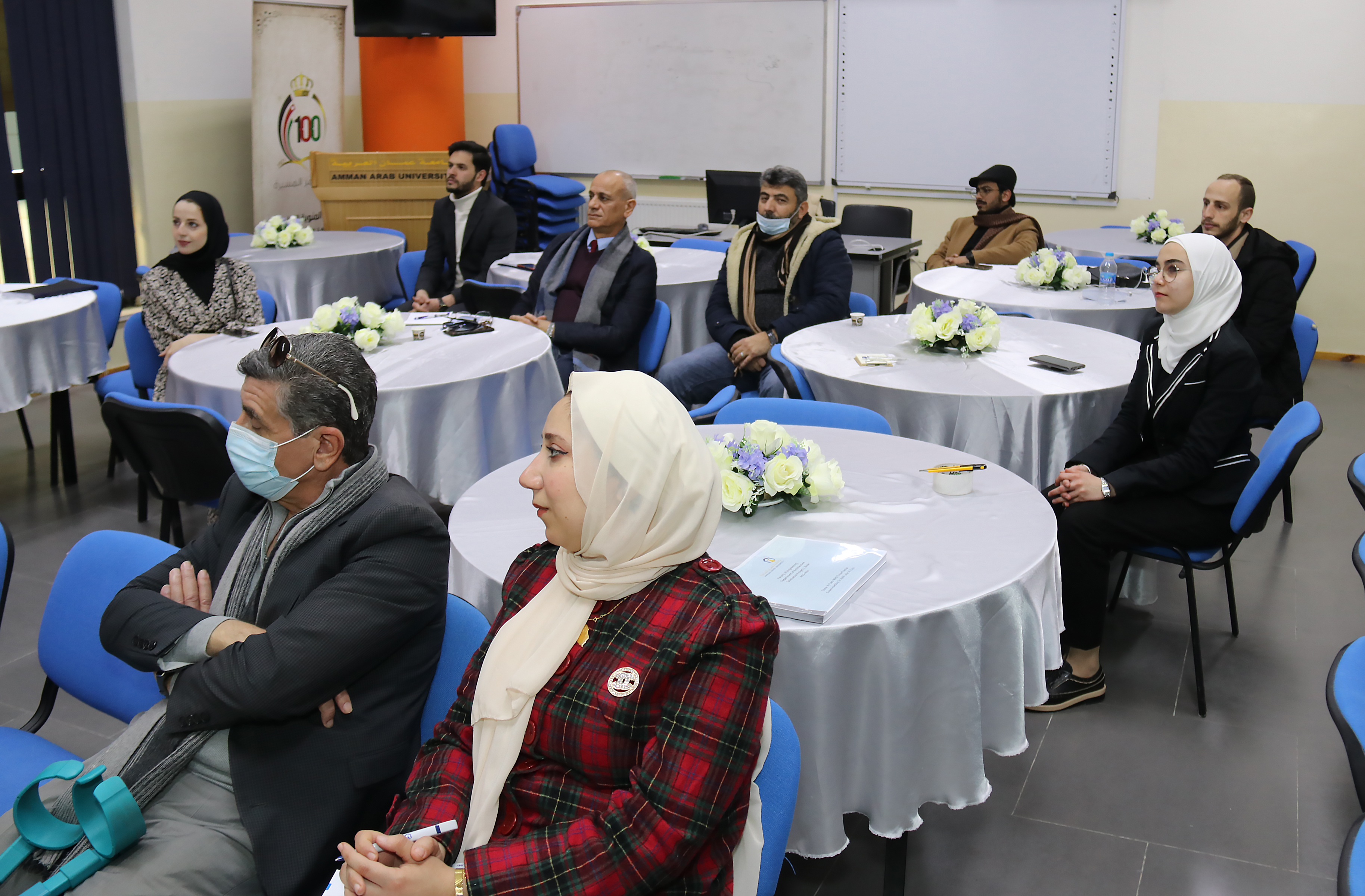 طلبة هندسة العمارة في" عمان العربية " يناقشون مشاريع تخرجهم1