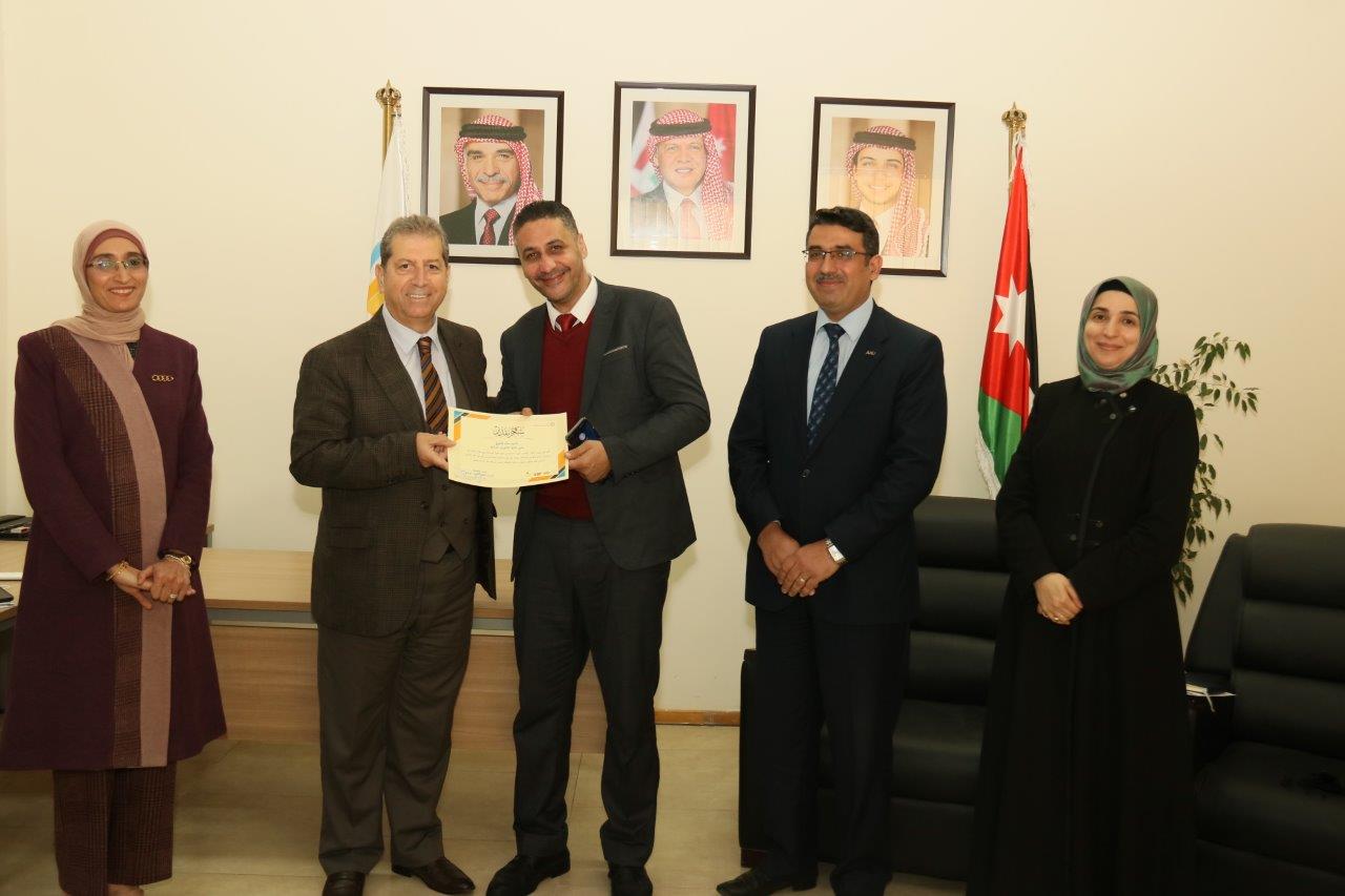 "عمان العربية" تكرّم عدداً من مدراء الوحدات الإدارية٧
