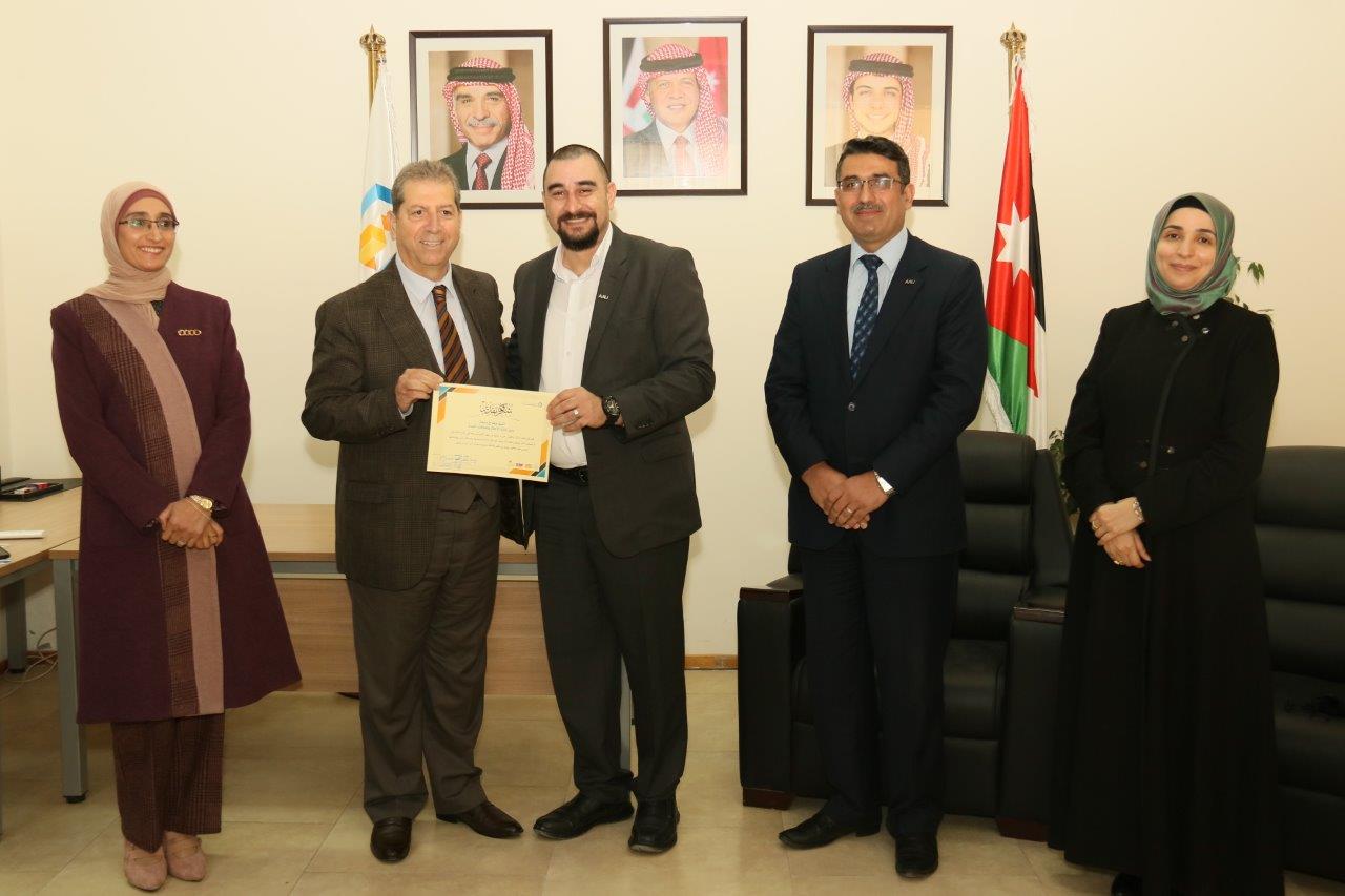 "عمان العربية" تكرّم عدداً من مدراء الوحدات الإدارية٢