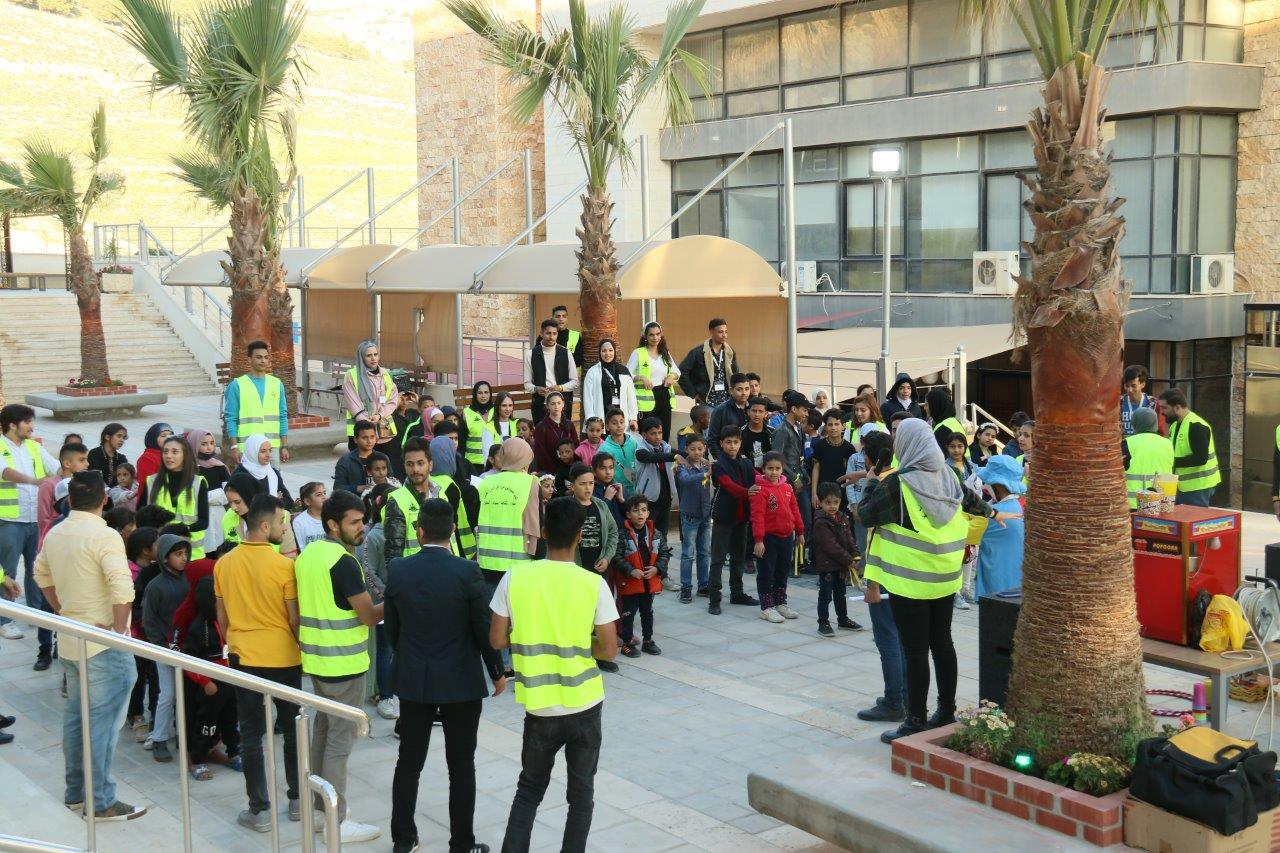 "عمان العربية" تقييم حفل إفطار رمضاني في الحرم الجامعي3