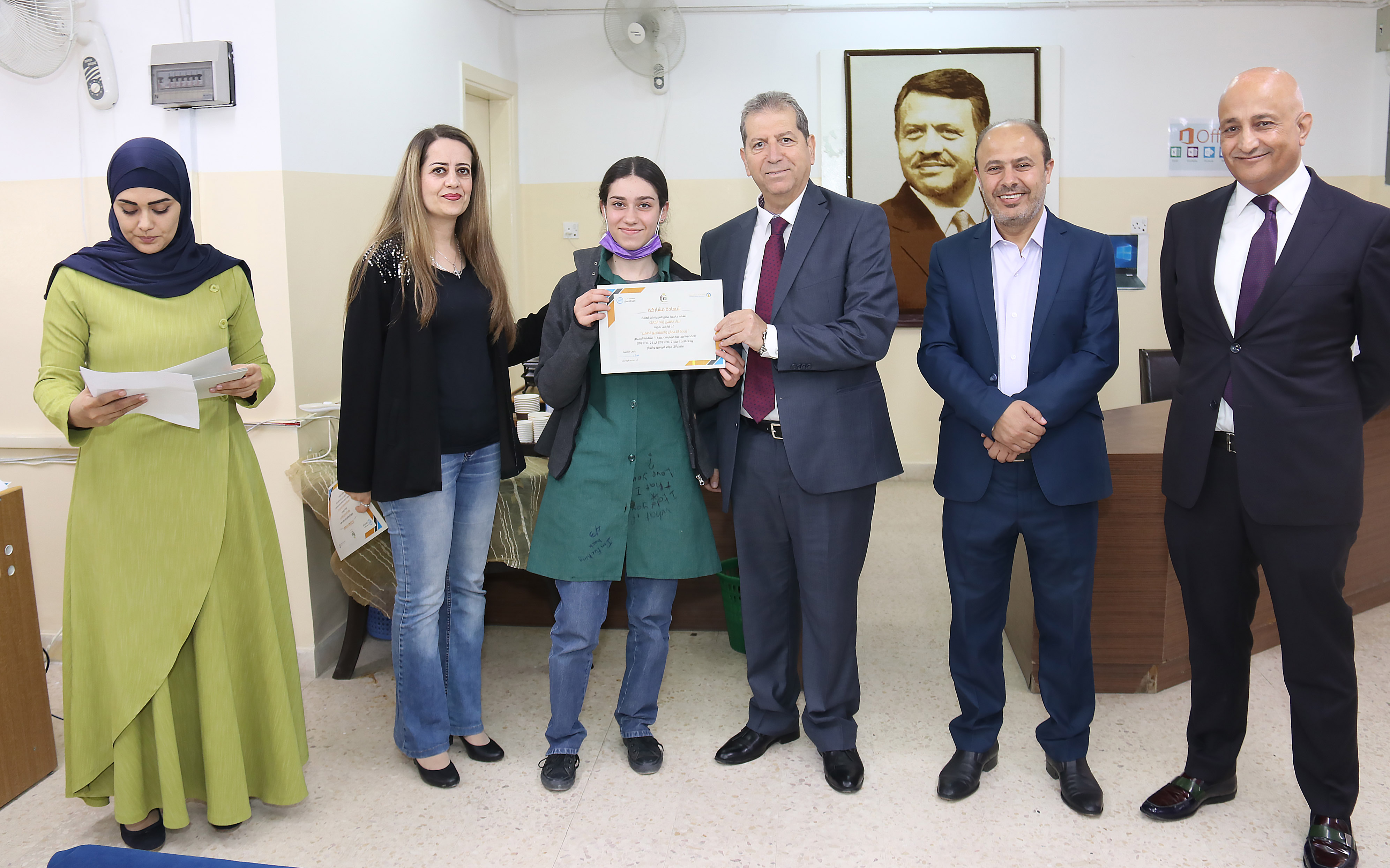 رئيس جامعة عمان العربية يرعى تخريج المشاركين في دورة "ريادة الاعمال والمشاريع الصغيرة"2
