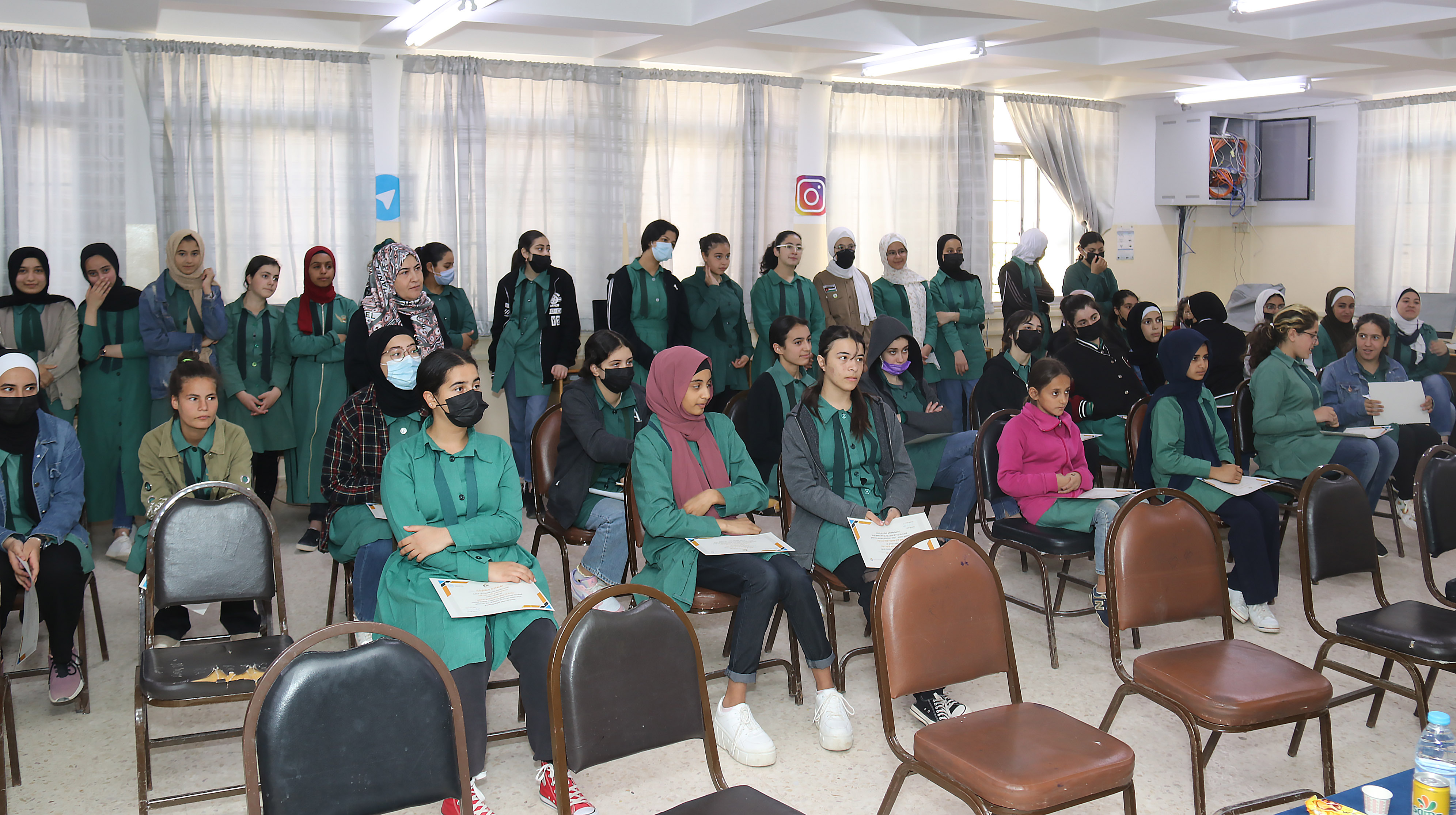 رئيس جامعة عمان العربية يرعى تخريج المشاركين في دورة "ريادة الاعمال والمشاريع الصغيرة"9