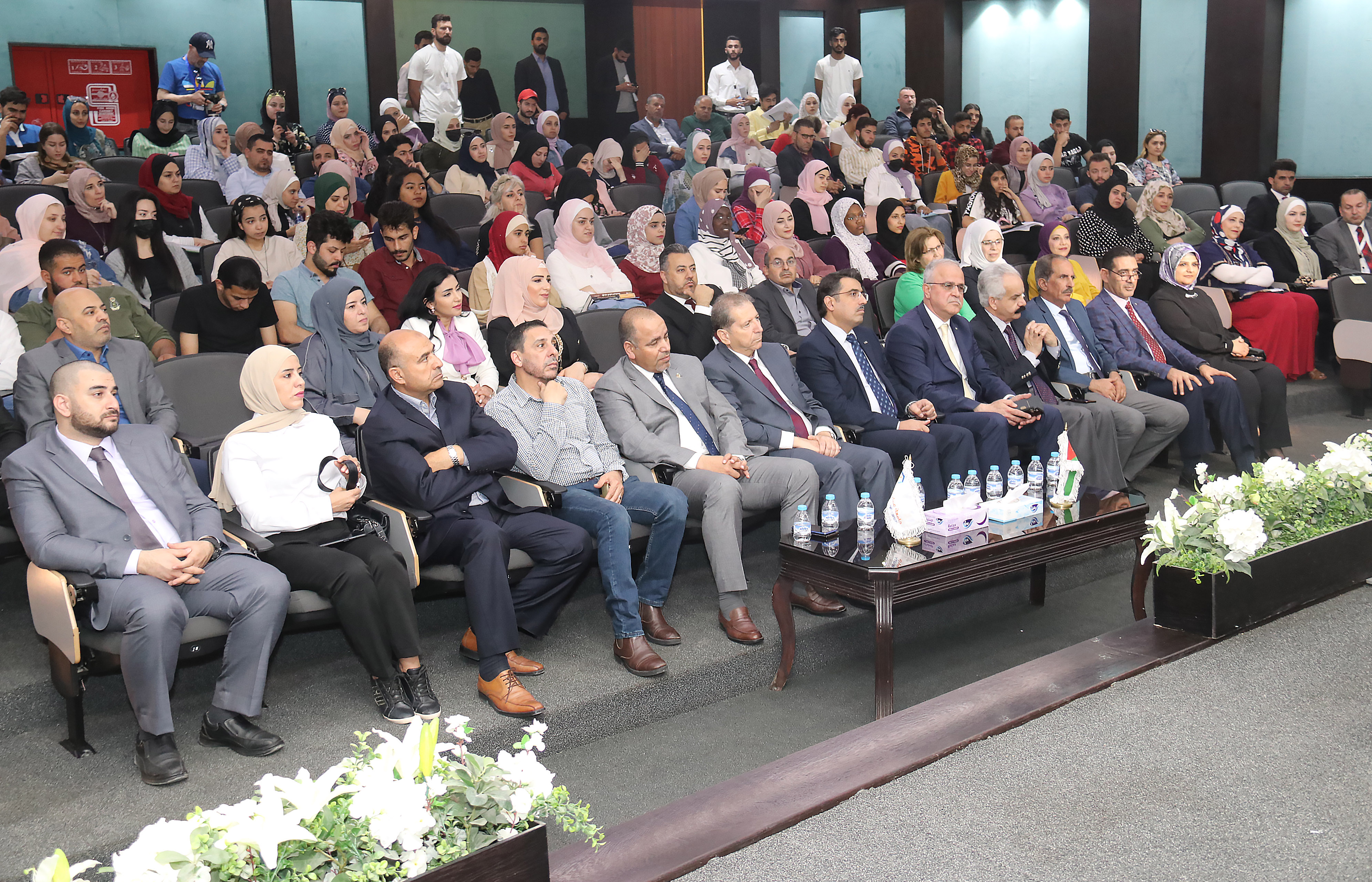 ندوة "التمكين السياسي والقيادي للمرأة الأردنية" في عمان العربية8