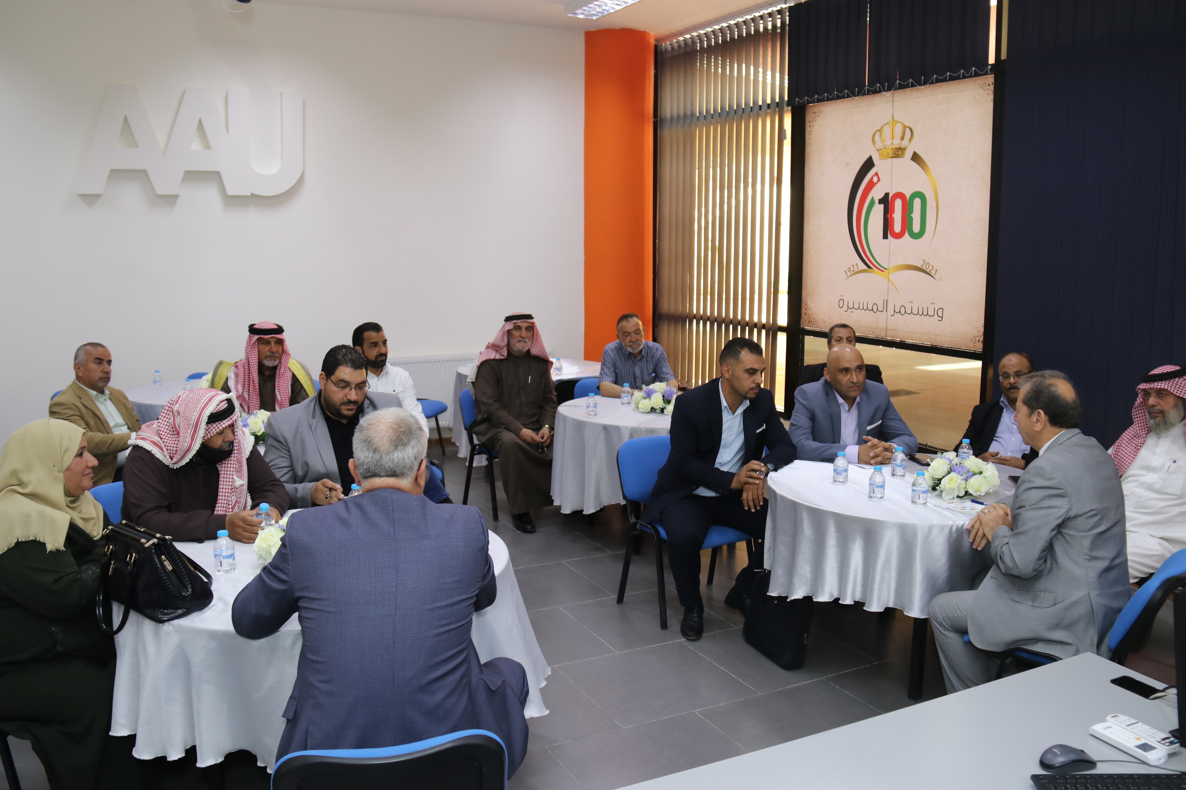رئيس "عمان العربية " يلتقي وفداً من المجتمع المحلي2