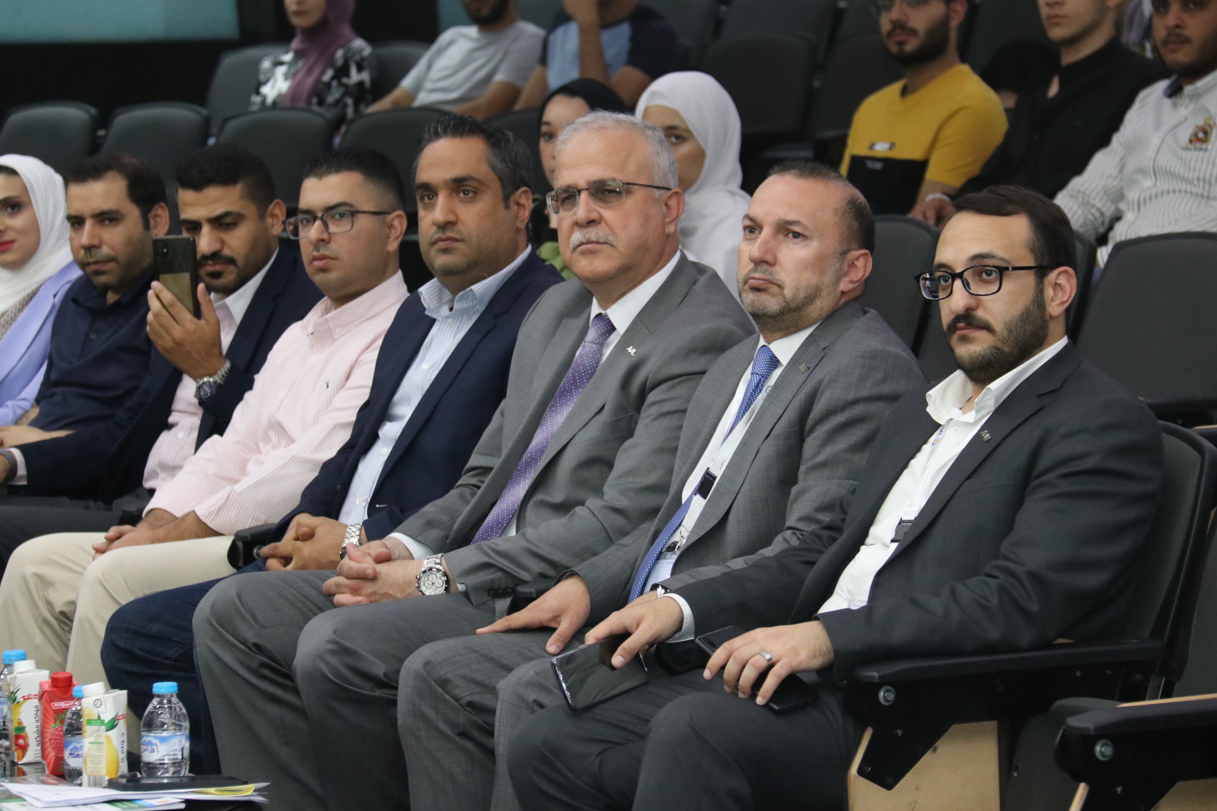 ندوة علمية بعنوان "إوعك تجرب" في كلية الآداب والعلوم2