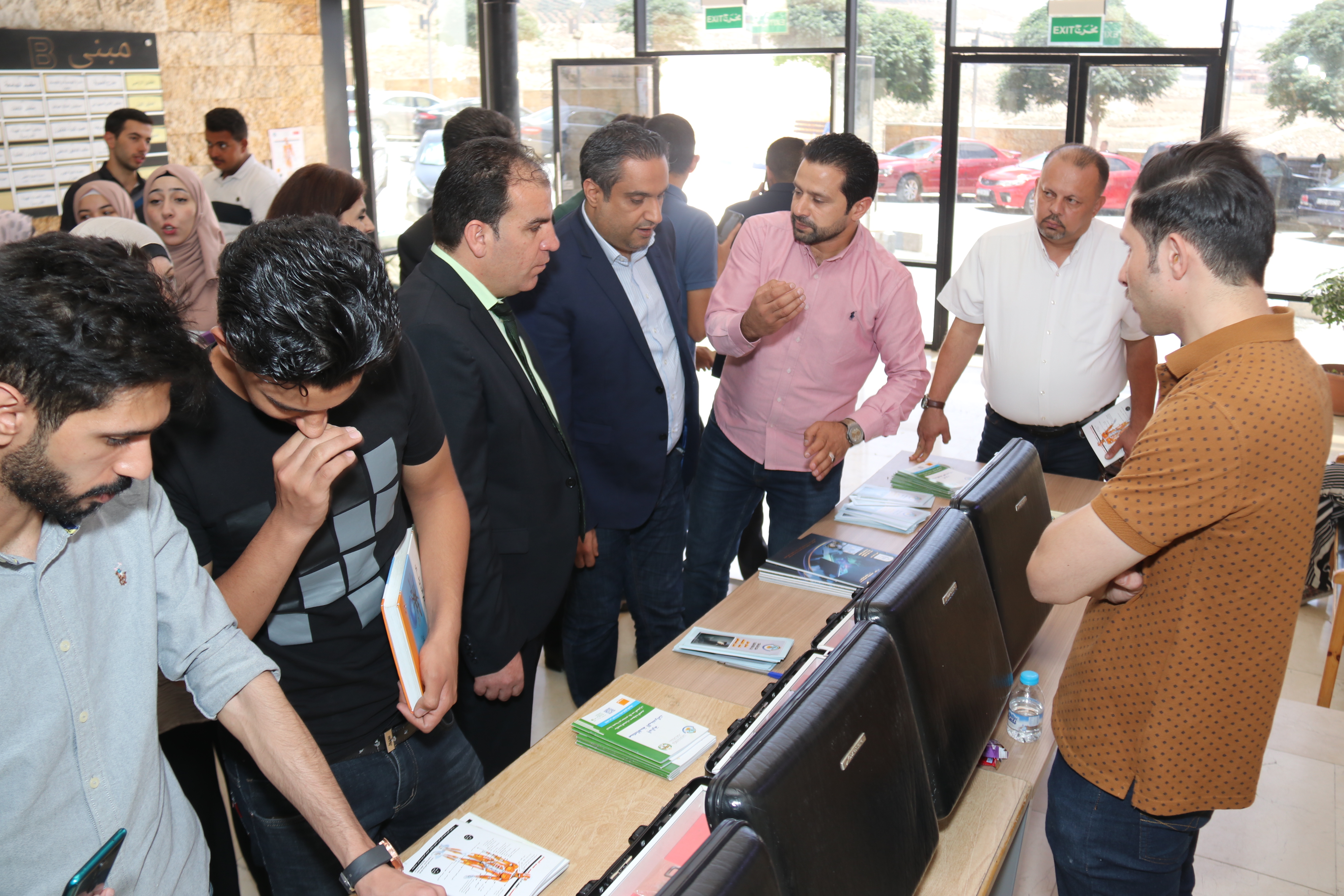 ندوة علمية بعنوان "إوعك تجرب" في كلية الآداب والعلوم8