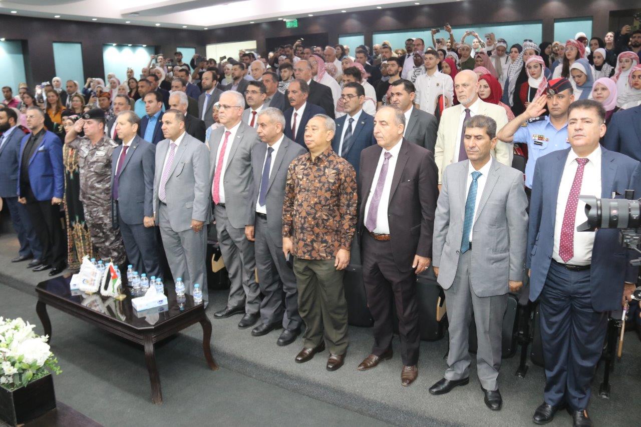 محافظ البلقاء يرعى احتفال عيد الاستقلال ويوم الجاليات في "عمان العربية"2