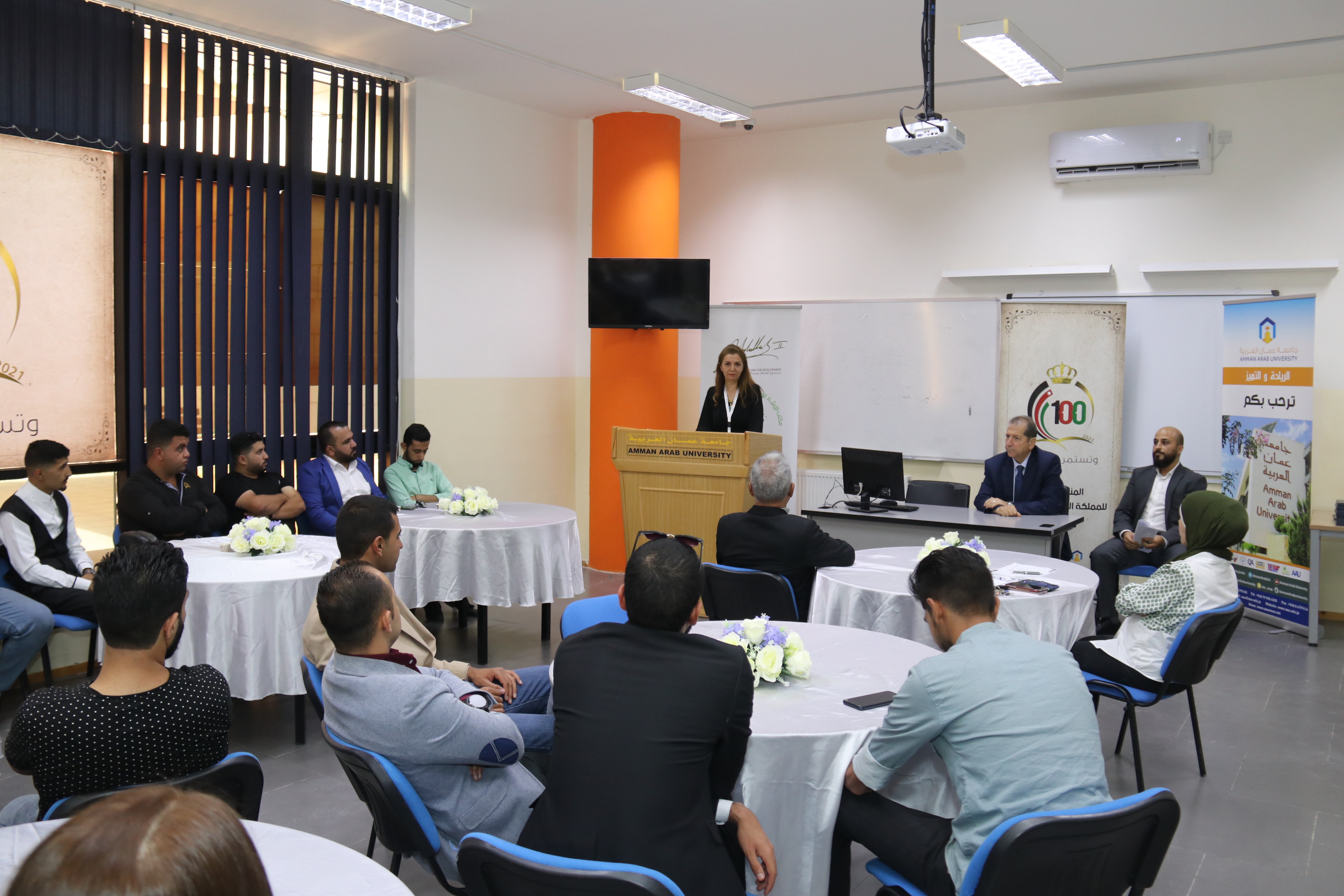 رئيس "عمان العربية " يخرج المشاركين في الدبلومات التدريبية1