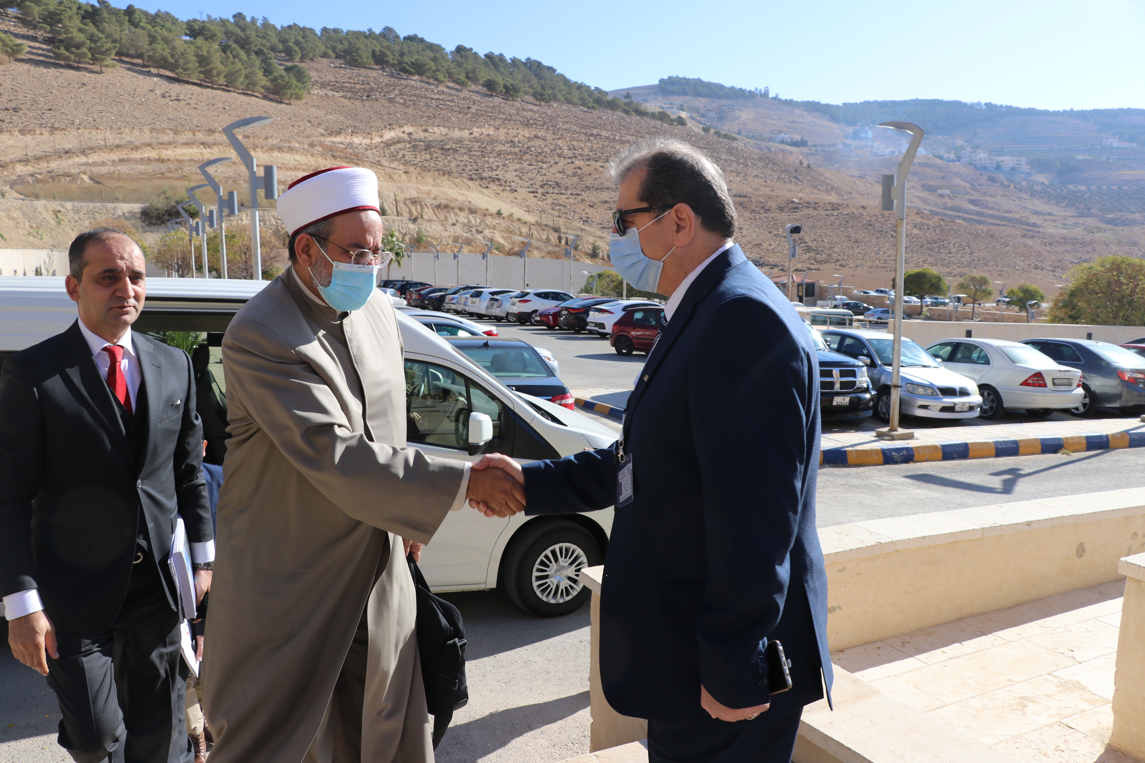 "عمان العربية" تحصل على شهادة ضمان الجودة المؤسسية1
