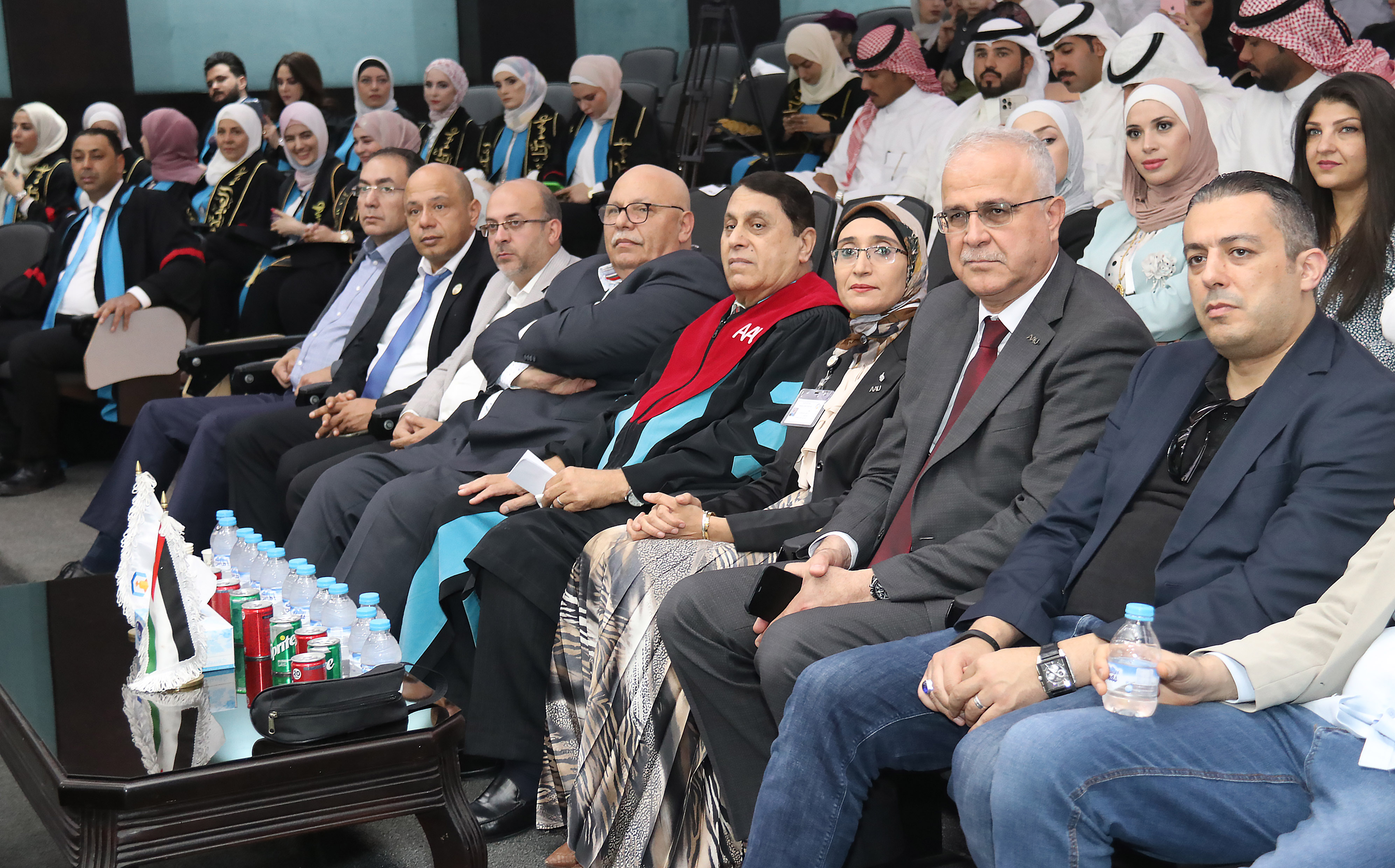 طلبة الصيدلة في "عمان العربية" يؤدون القسم القانوني10