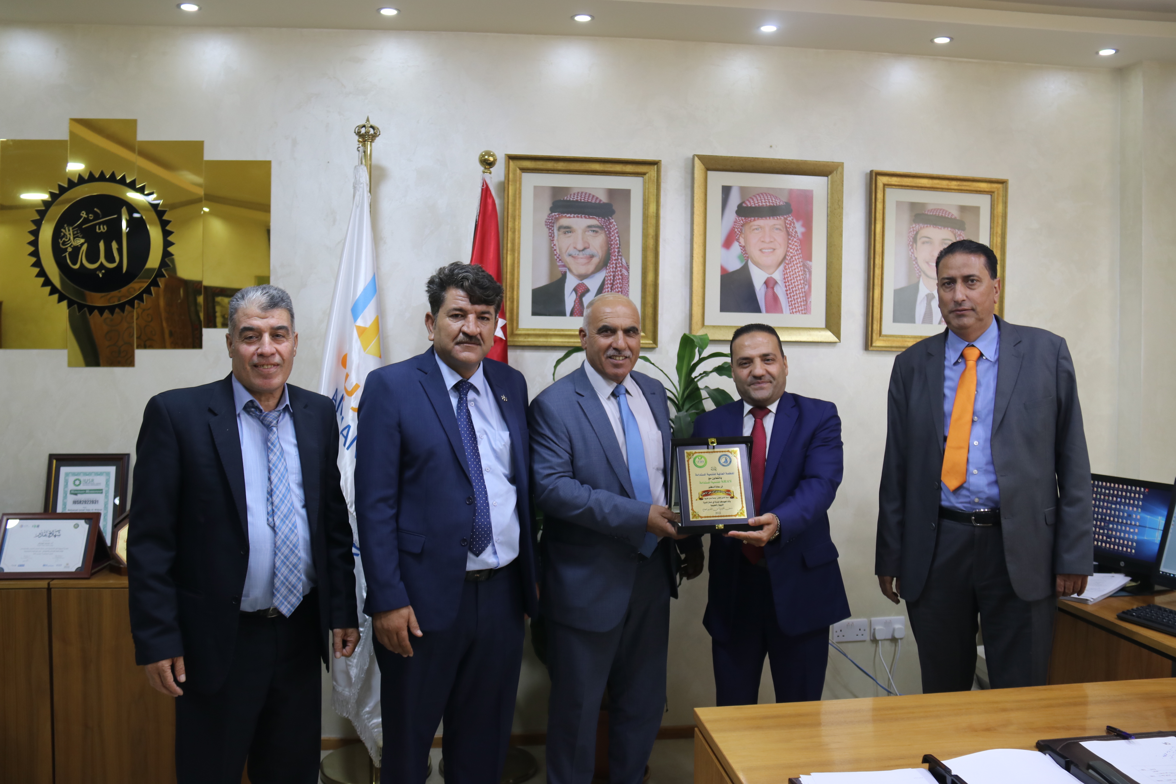 رئيس "عمان العربية" يستقبل وفداً من المنظمة العالمية للتنمية المستدامة4