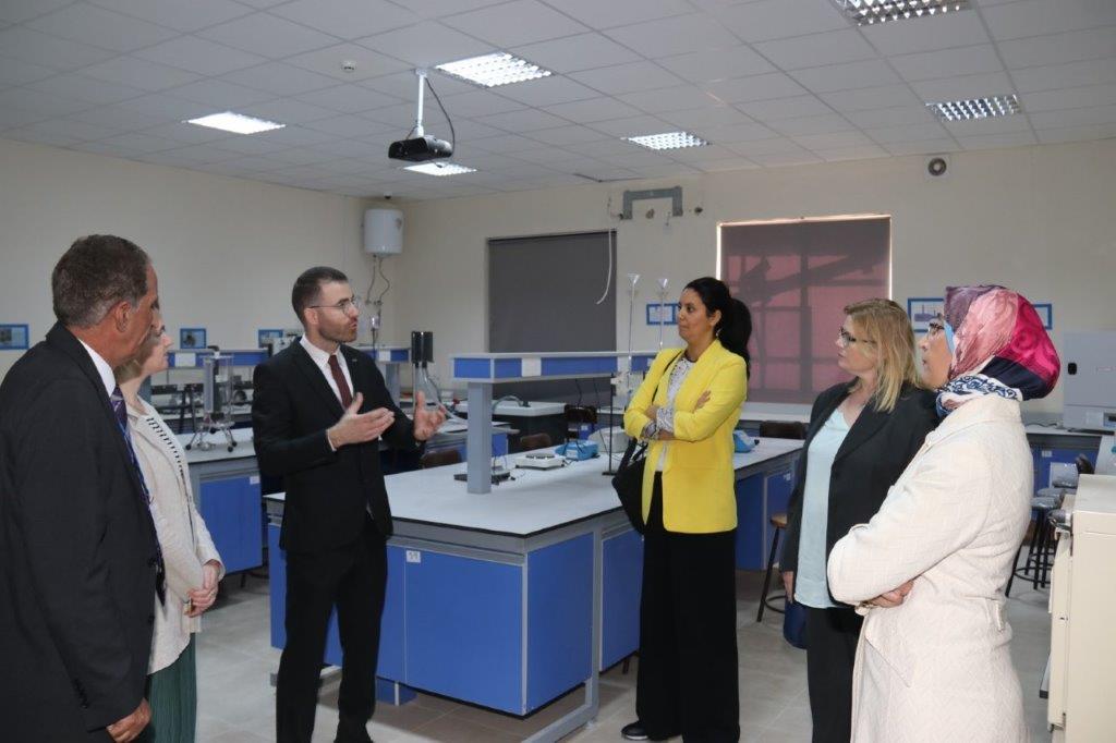 "عمان العربية" تستقبل وفداً من عدة جامعات هولندية لبحث سبل التعاون25