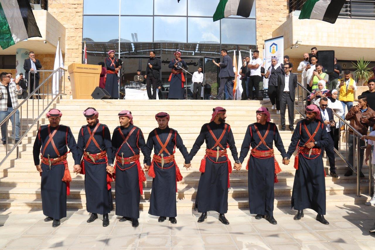 "عمان العربية" تستقبل طلبتها الجدد بأجواء من الفرح والتفاؤل8