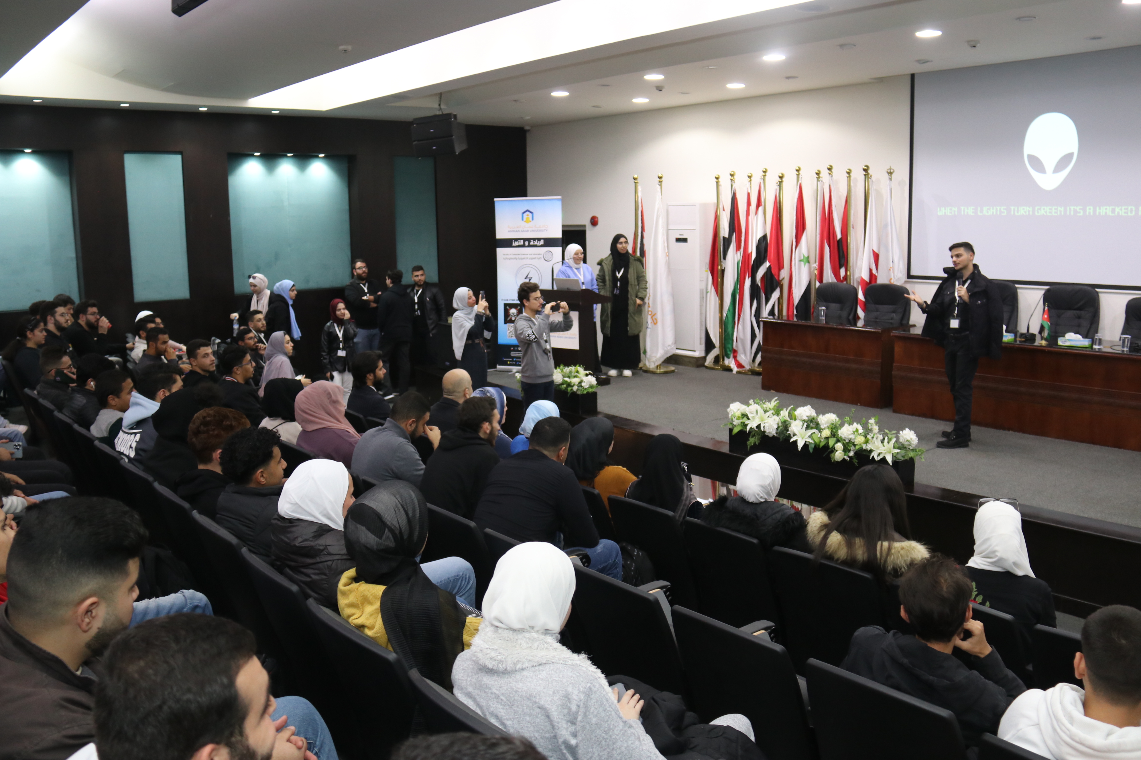 طلبة نادي تكنولوجيا المعلومات5
