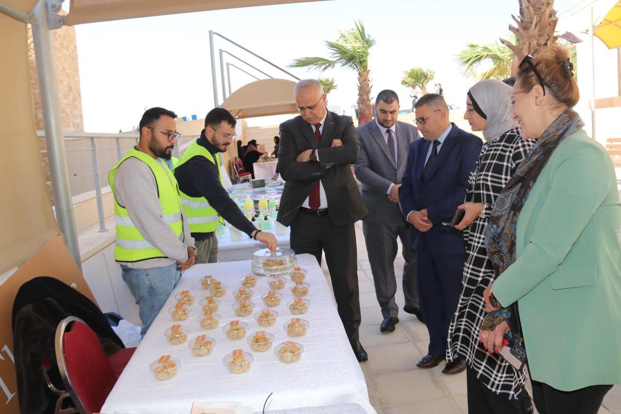 "عمان العربية" تستضيف فعاليات "سوق كرم" و "مبادرة احنا بكرا"4