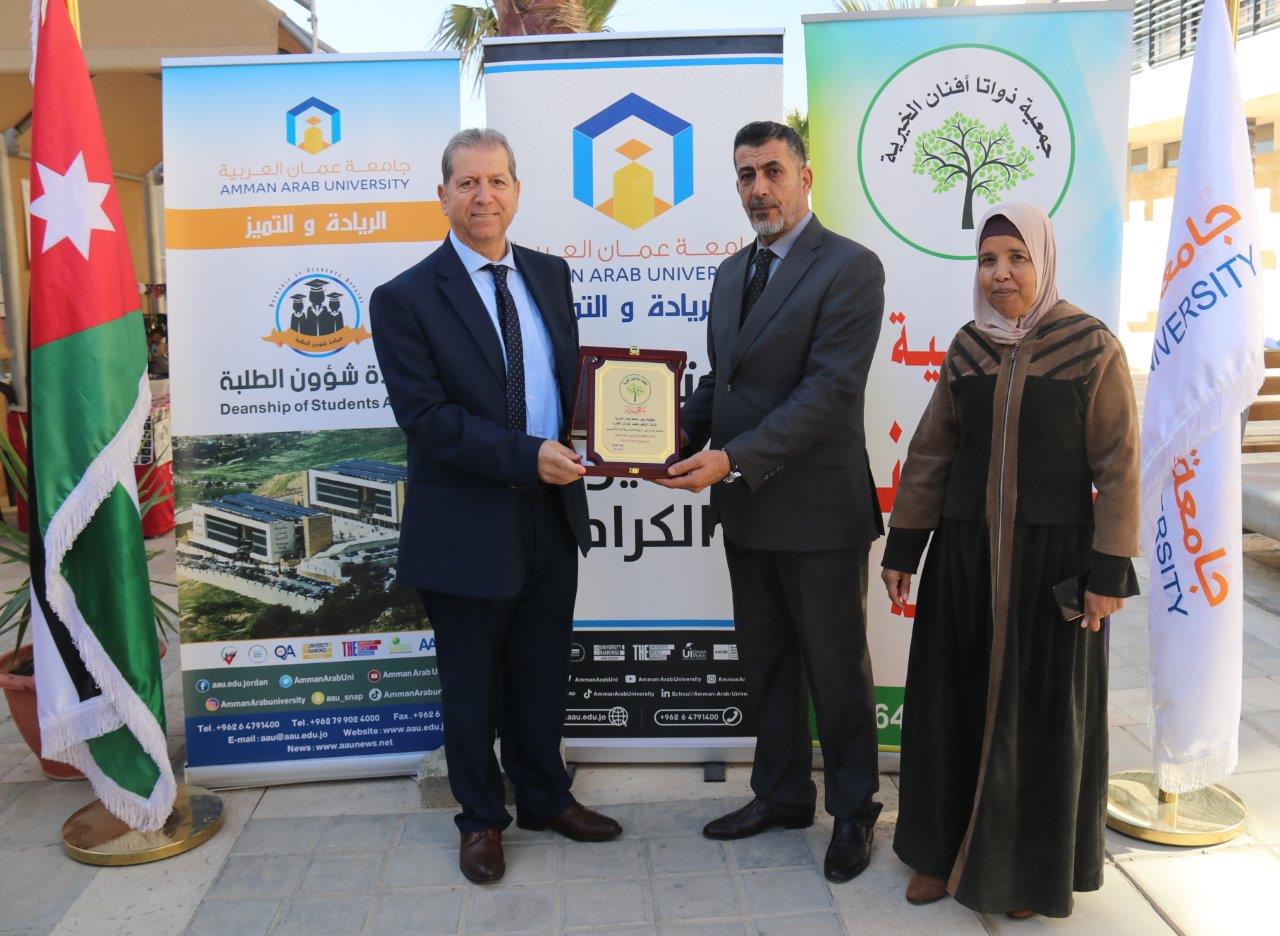 فعاليات بازار مزن جامعة عمان العربية الخيري 9