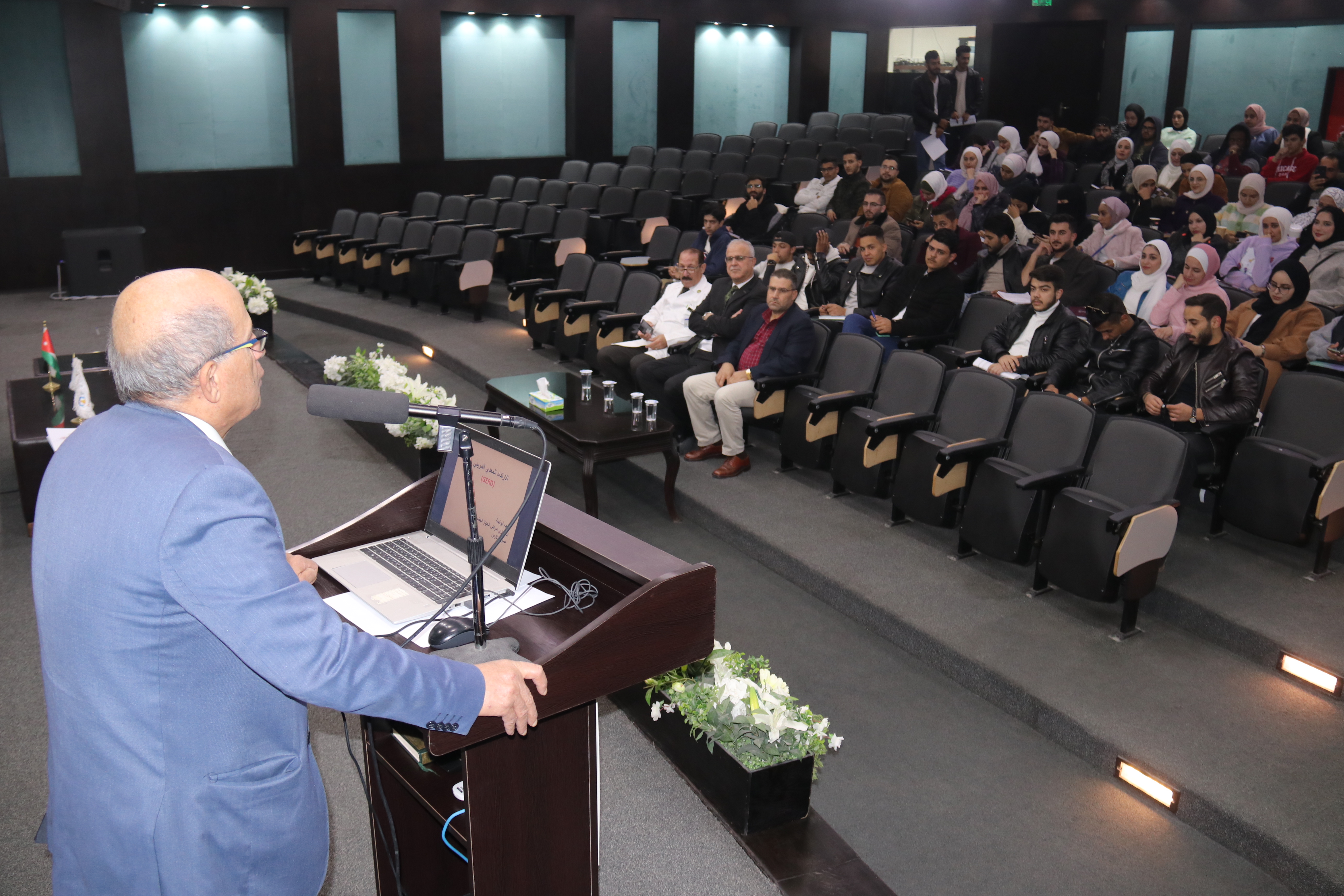 محاضرة توعوية تثقيفية حول القرحة الهضمية والارتداد المعدي المريئي في "عمان العربية"1