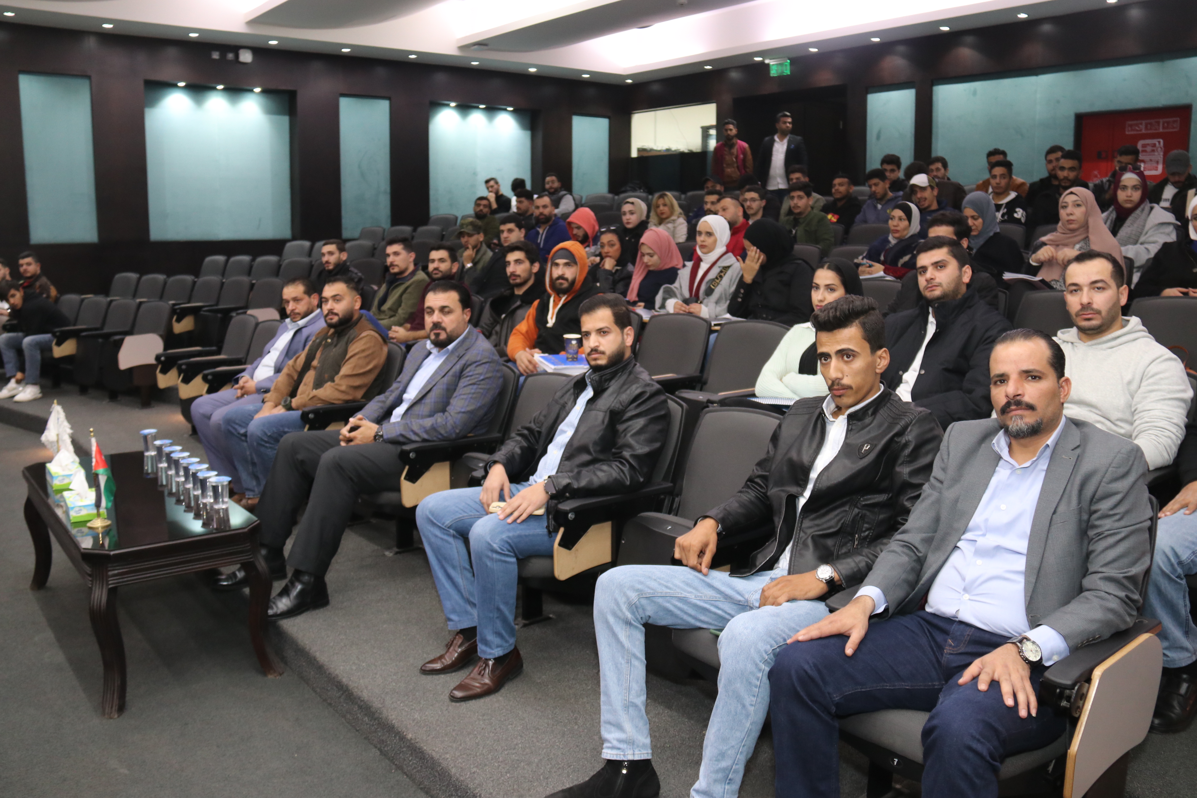 محاضرة "مخاطر المخدرات على المجتمع" في عمان العربية 1