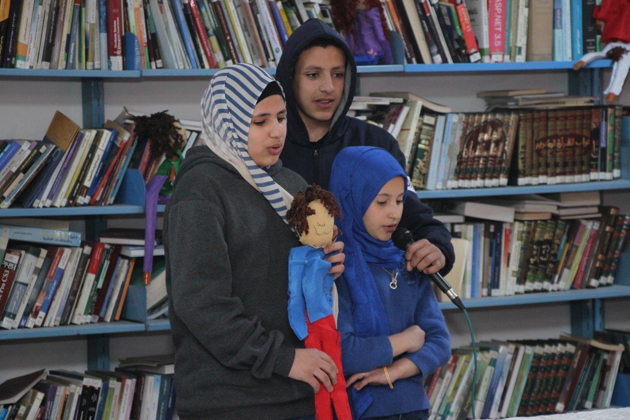 جامعة عمان العربية ترعى دورة الدمى والمحاكاه في مخيم البقعة9