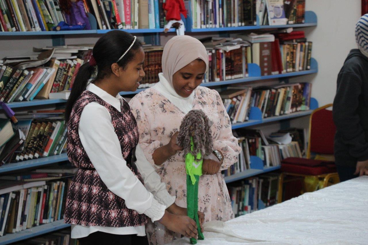 جامعة عمان العربية ترعى دورة الدمى والمحاكاه في مخيم البقعة10