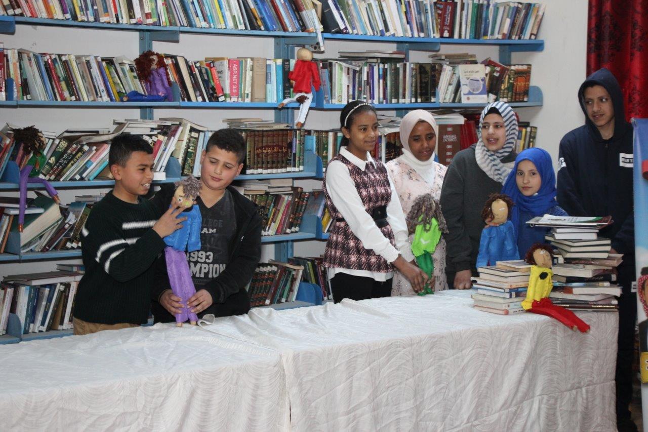 جامعة عمان العربية ترعى دورة الدمى والمحاكاه في مخيم البقعة11