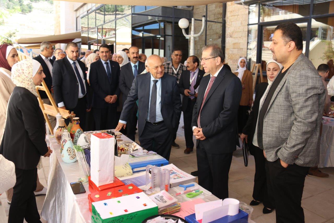 برعاية دولة الدكتور عدنان بدران مؤتمر في التربية الخاصة في "عمّان العربية"17