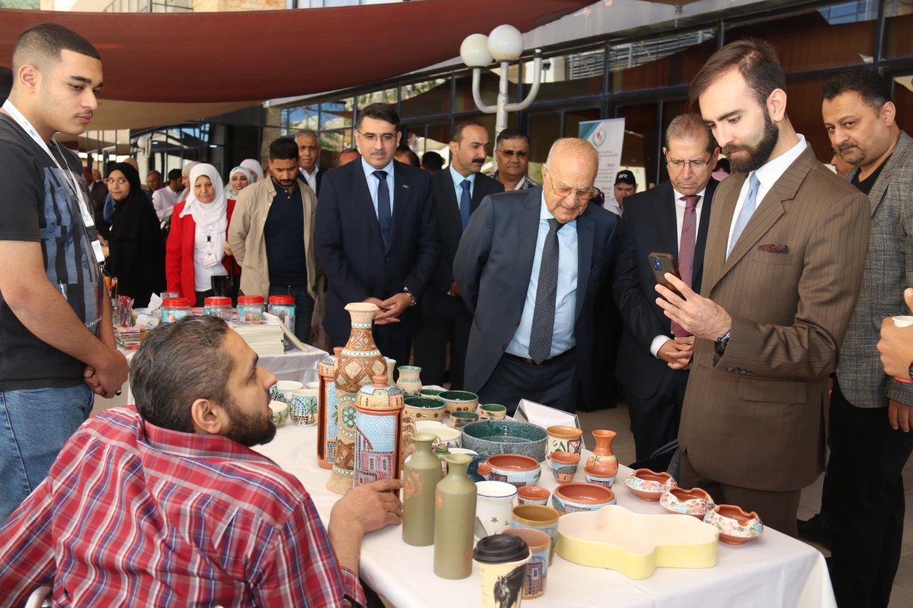 برعاية دولة الدكتور عدنان بدران مؤتمر في التربية الخاصة في "عمّان العربية"20