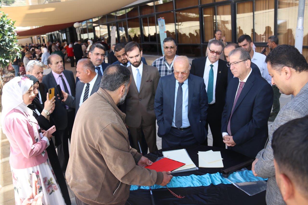 برعاية دولة الدكتور عدنان بدران مؤتمر في التربية الخاصة في "عمّان العربية"23
