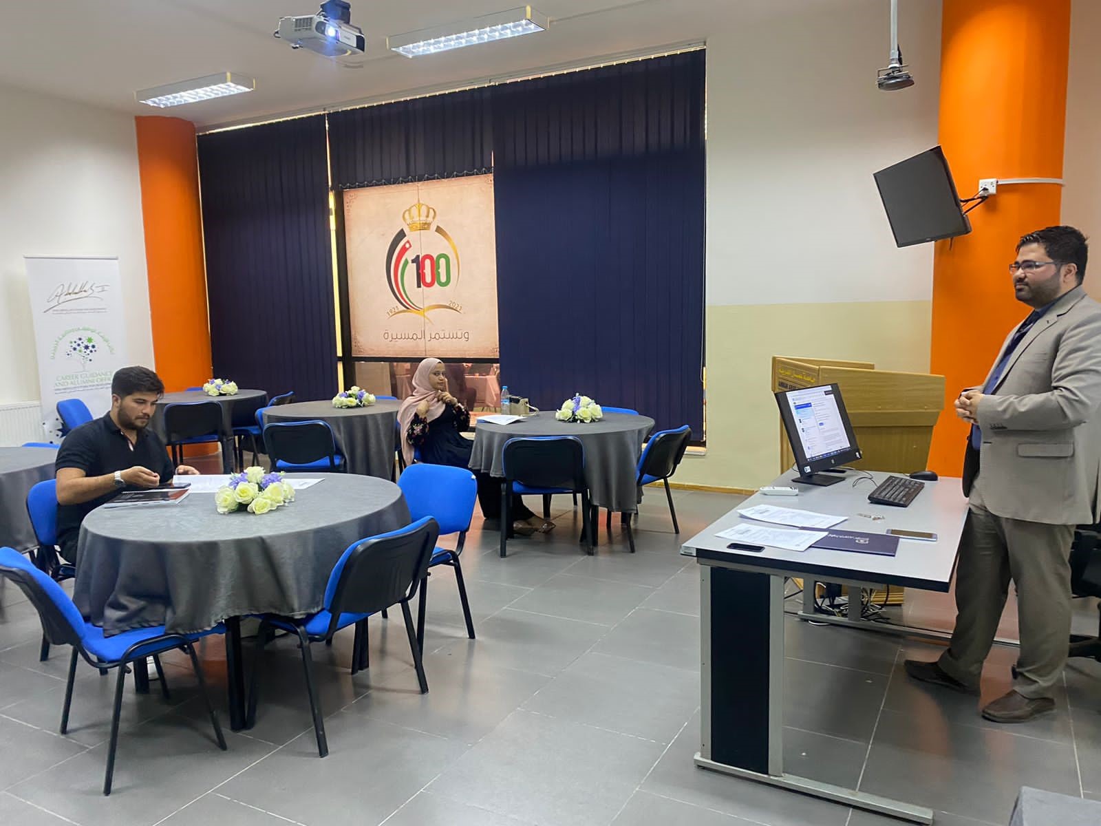 "بمشاركة 58 شركة في اليوم الوظيفي لجامعة عمّان العربية"26
