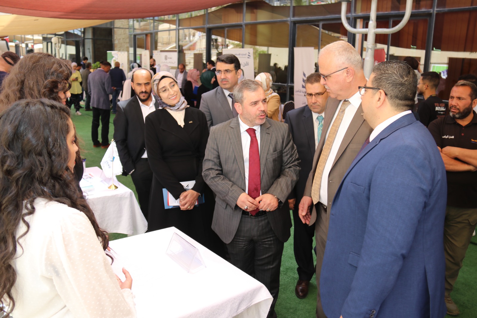 "بمشاركة 58 شركة في اليوم الوظيفي لجامعة عمّان العربية"14