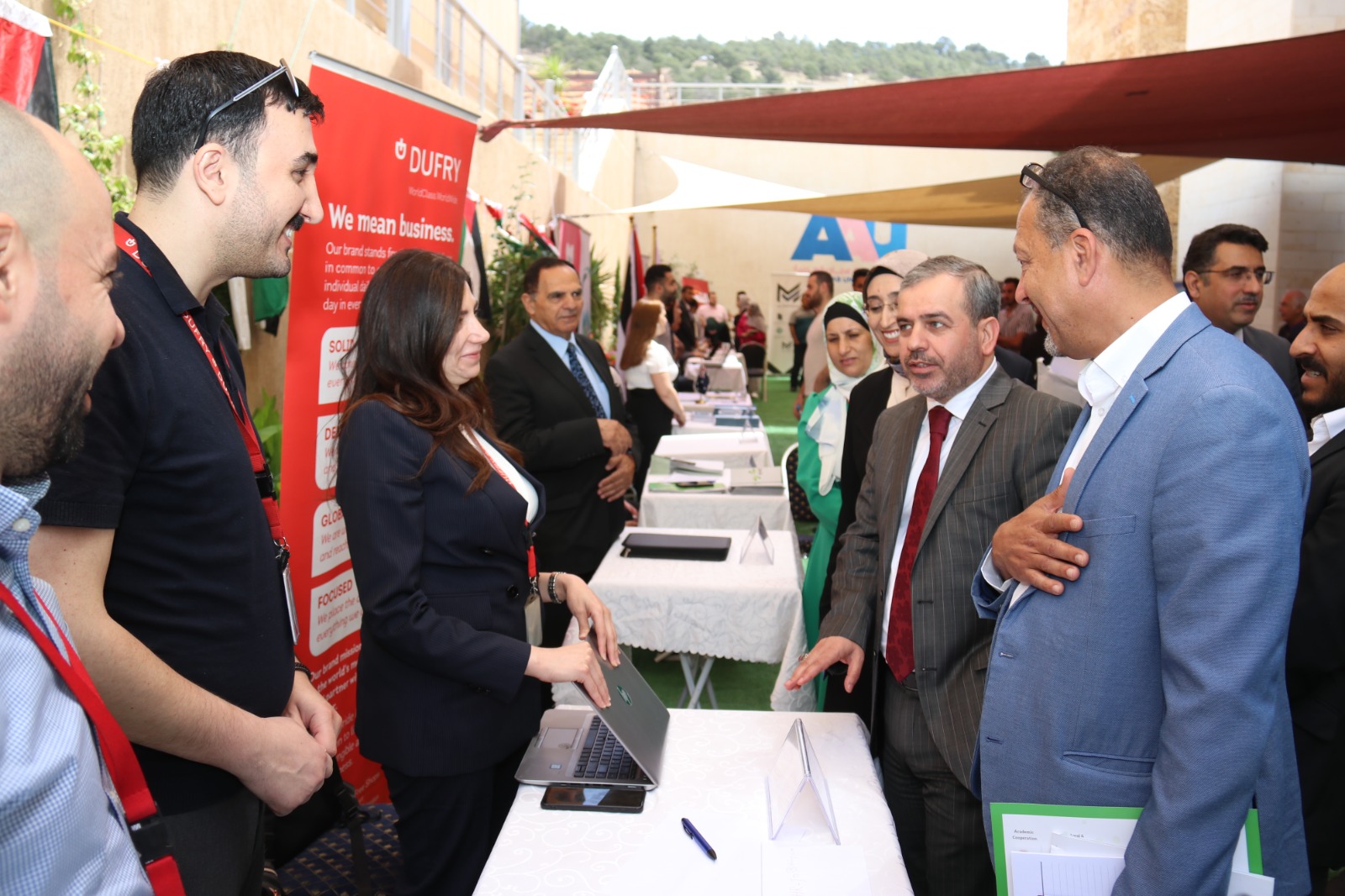 "بمشاركة 58 شركة في اليوم الوظيفي لجامعة عمّان العربية"15
