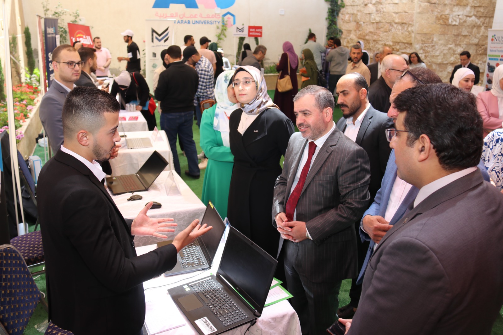 "بمشاركة 58 شركة في اليوم الوظيفي لجامعة عمّان العربية"20