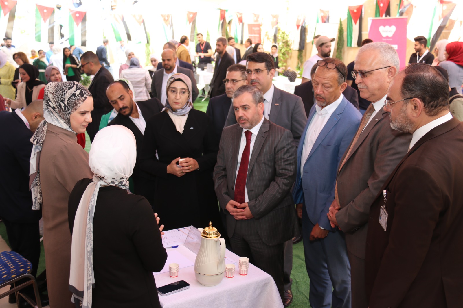 "بمشاركة 58 شركة في اليوم الوظيفي لجامعة عمّان العربية"23