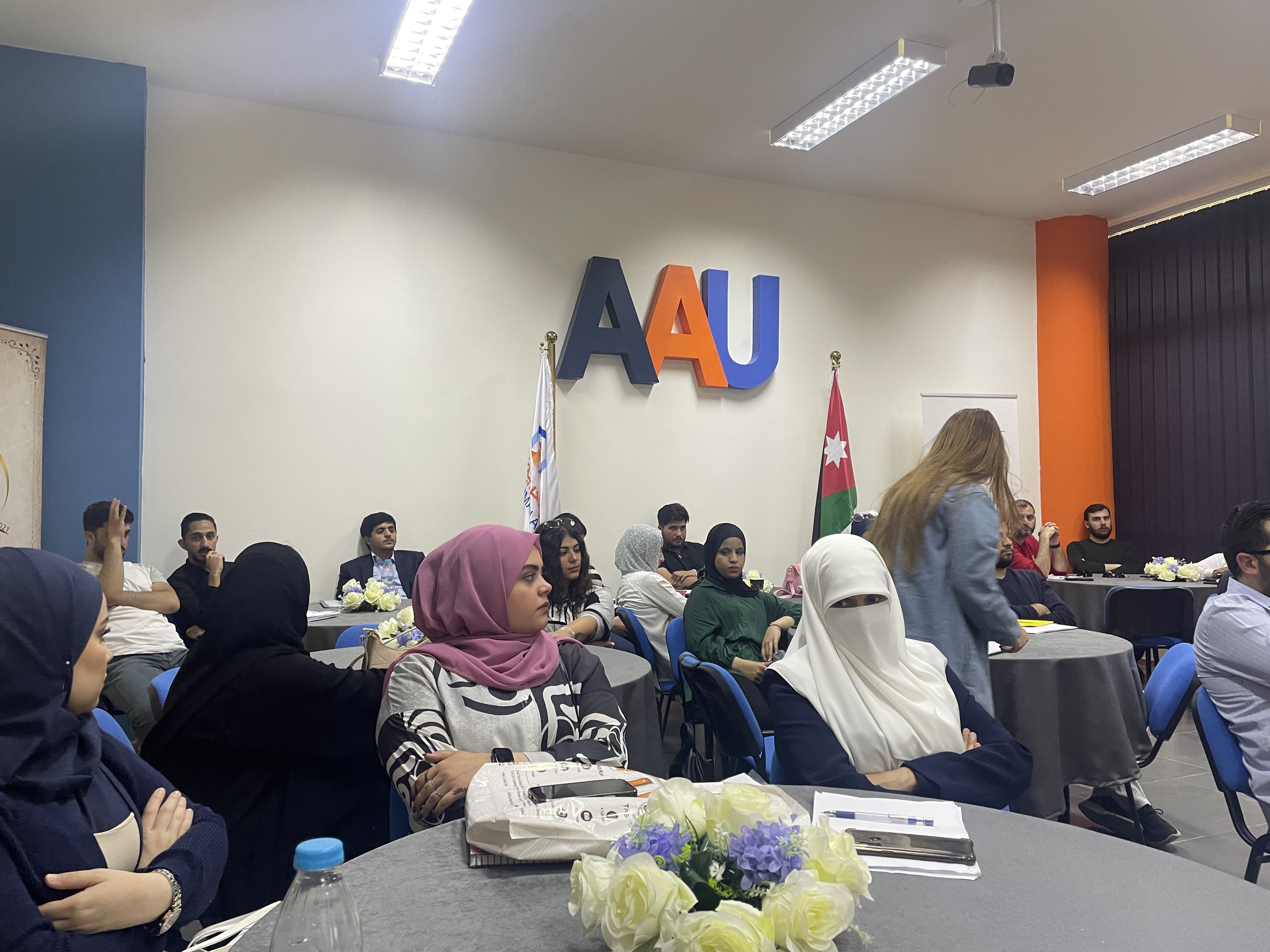 "بمشاركة 58 شركة في اليوم الوظيفي لجامعة عمّان العربية"28