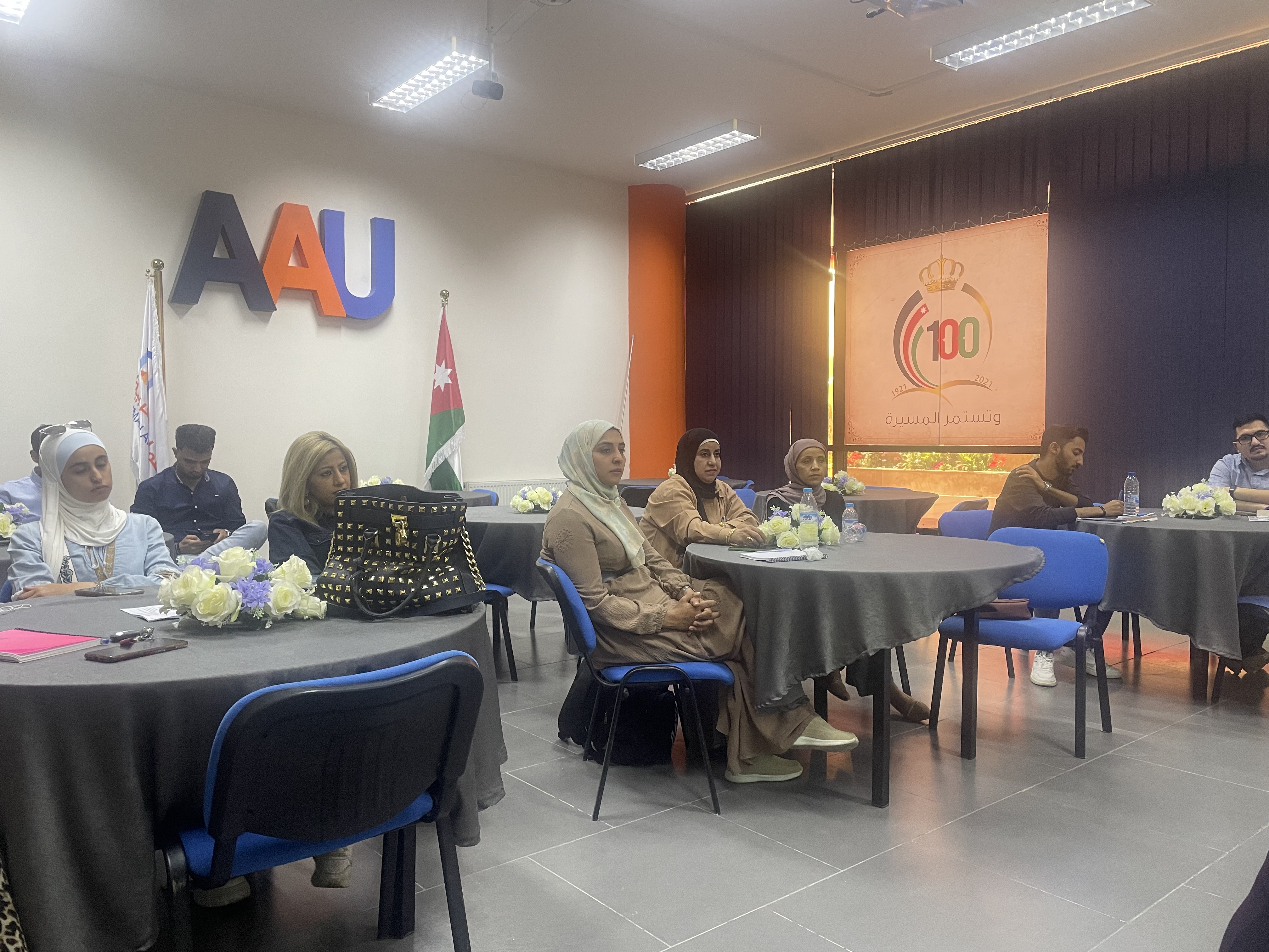 "التفكير الناقد وحل المشكلات" ورشة تدريبية في "عمّان العربية"1