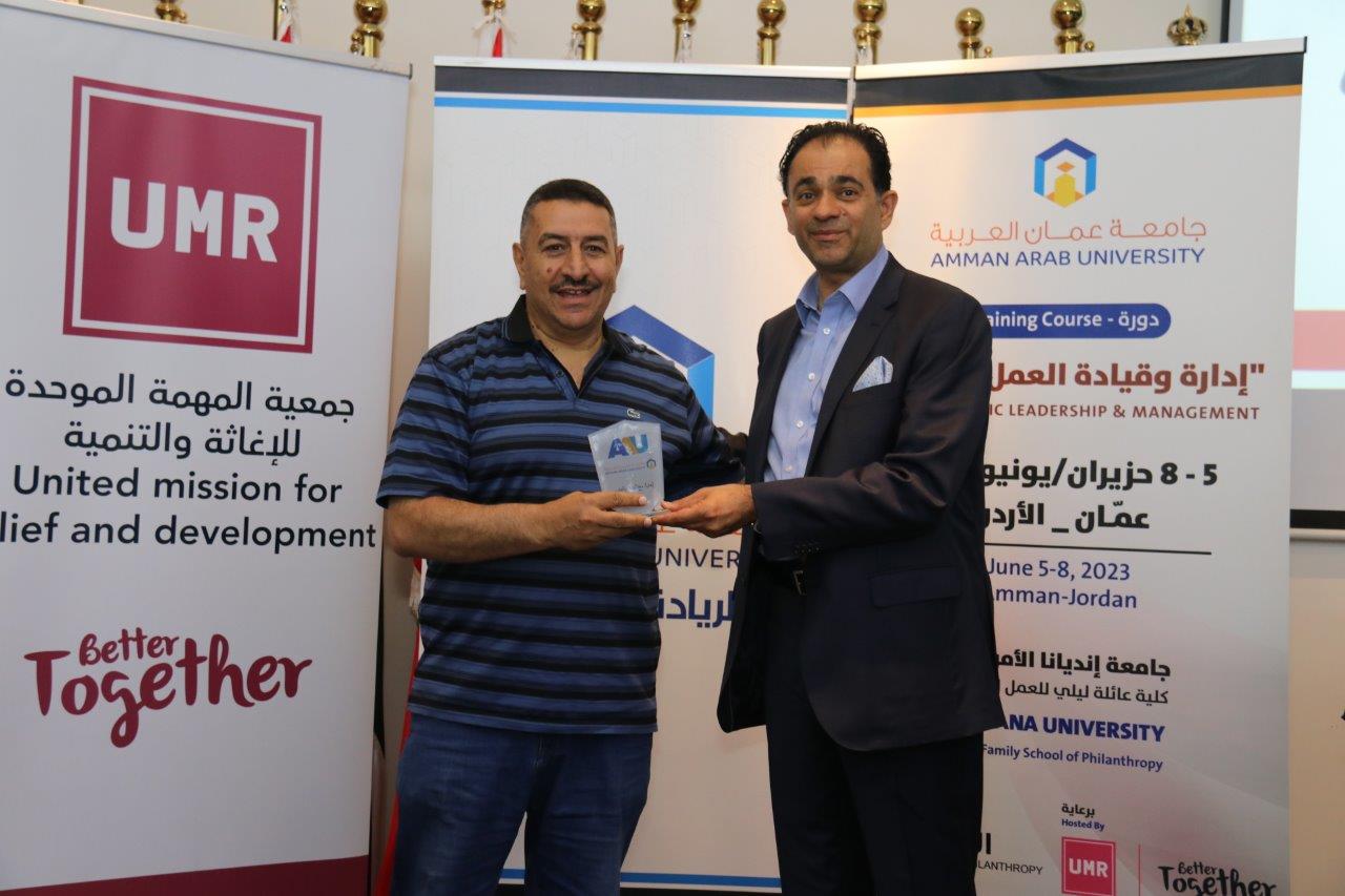 اختتام دورة "إدارة وقيادة العمل الخيري"14