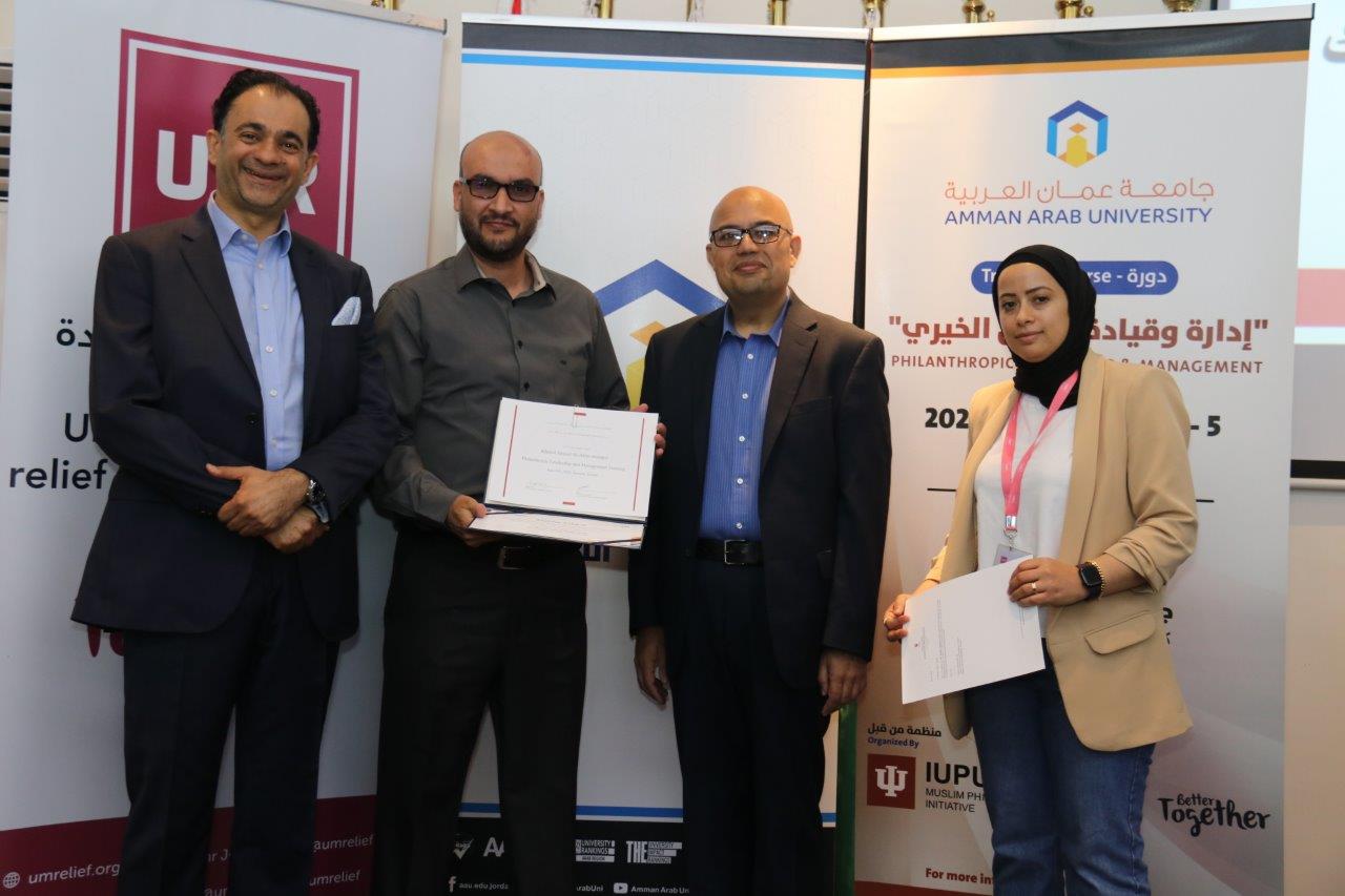 اختتام دورة "إدارة وقيادة العمل الخيري"20