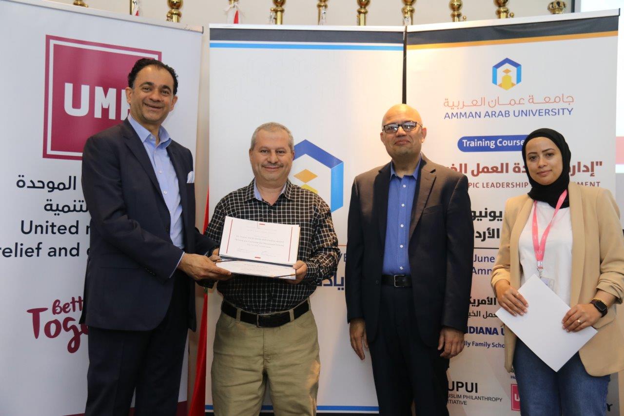 اختتام دورة "إدارة وقيادة العمل الخيري"37