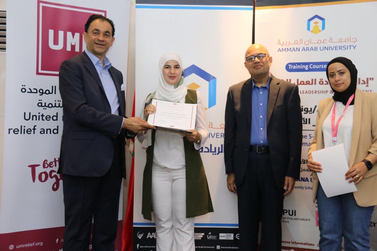 اختتام دورة "إدارة وقيادة العمل الخيري"40