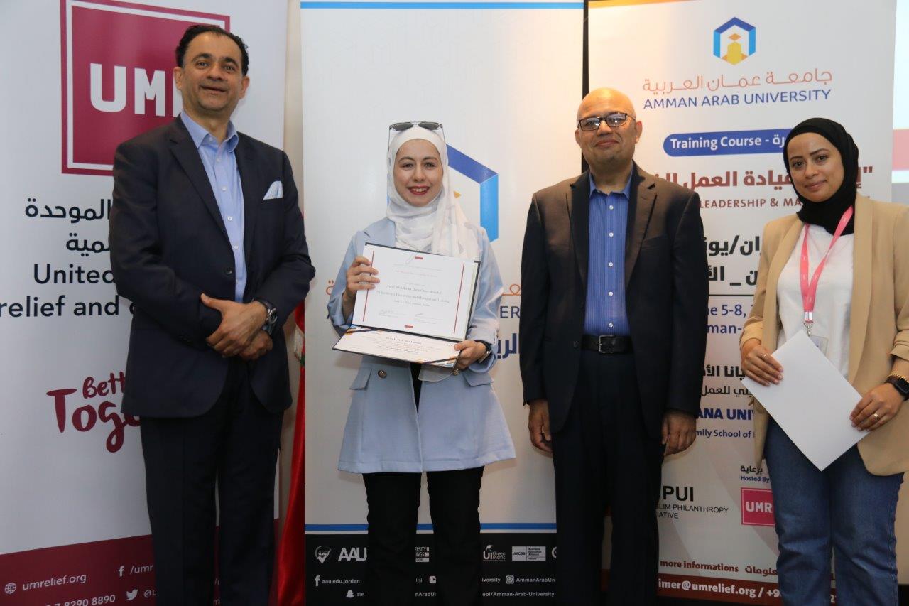 اختتام دورة "إدارة وقيادة العمل الخيري"43