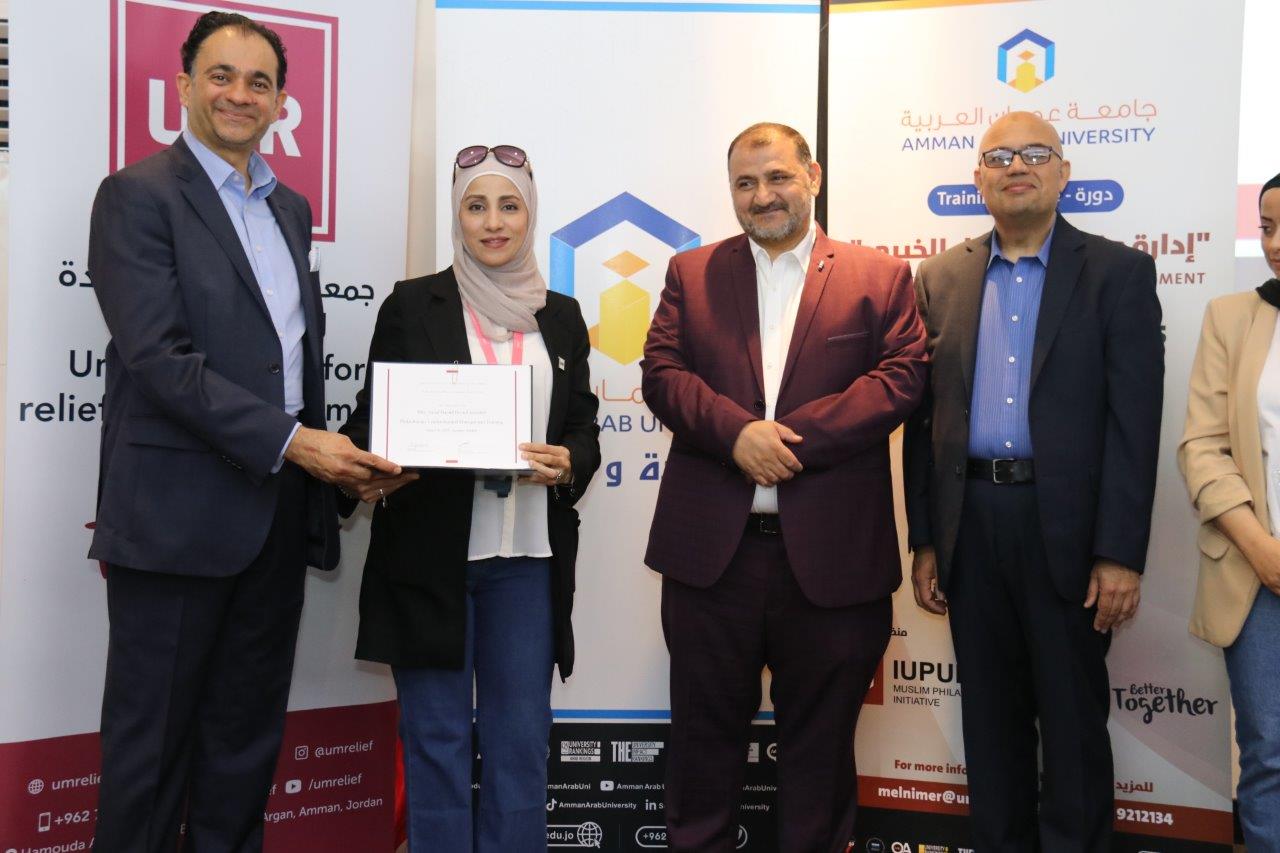 اختتام دورة "إدارة وقيادة العمل الخيري"48