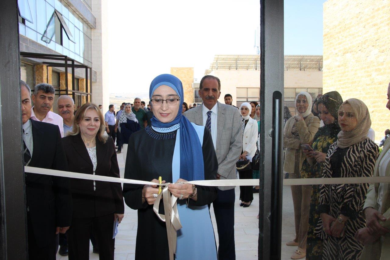 مشاريع ريادية تخدم المجتمع لطلبة هندسة العمارة في "عمّان العربية" 1