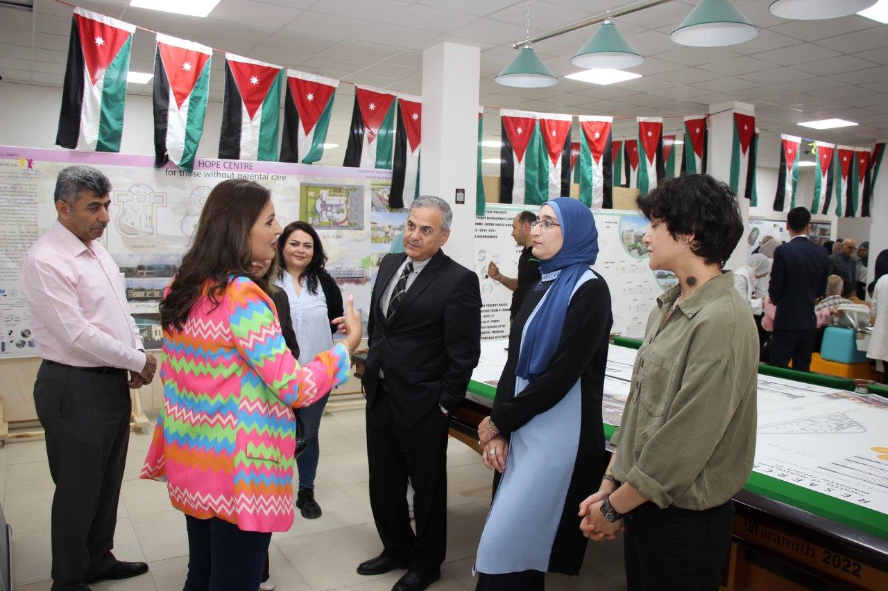 مشاريع ريادية تخدم المجتمع لطلبة هندسة العمارة في "عمّان العربية" 16