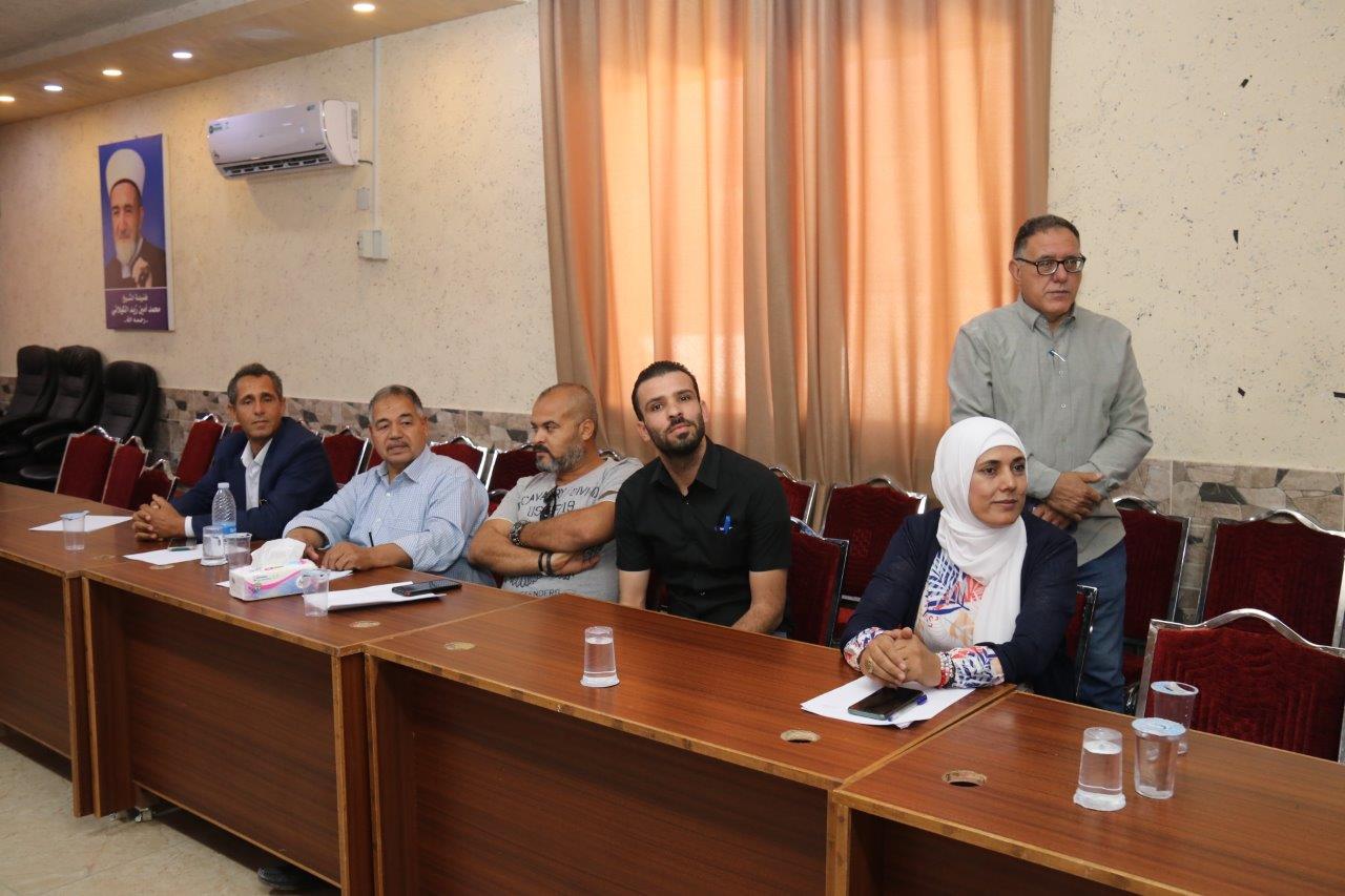 رئيس جامعة عمّان العربية يخرج المشاركين بدورة إدارة المشاريع الصغيرة والمتوسطة في البلقاء 6