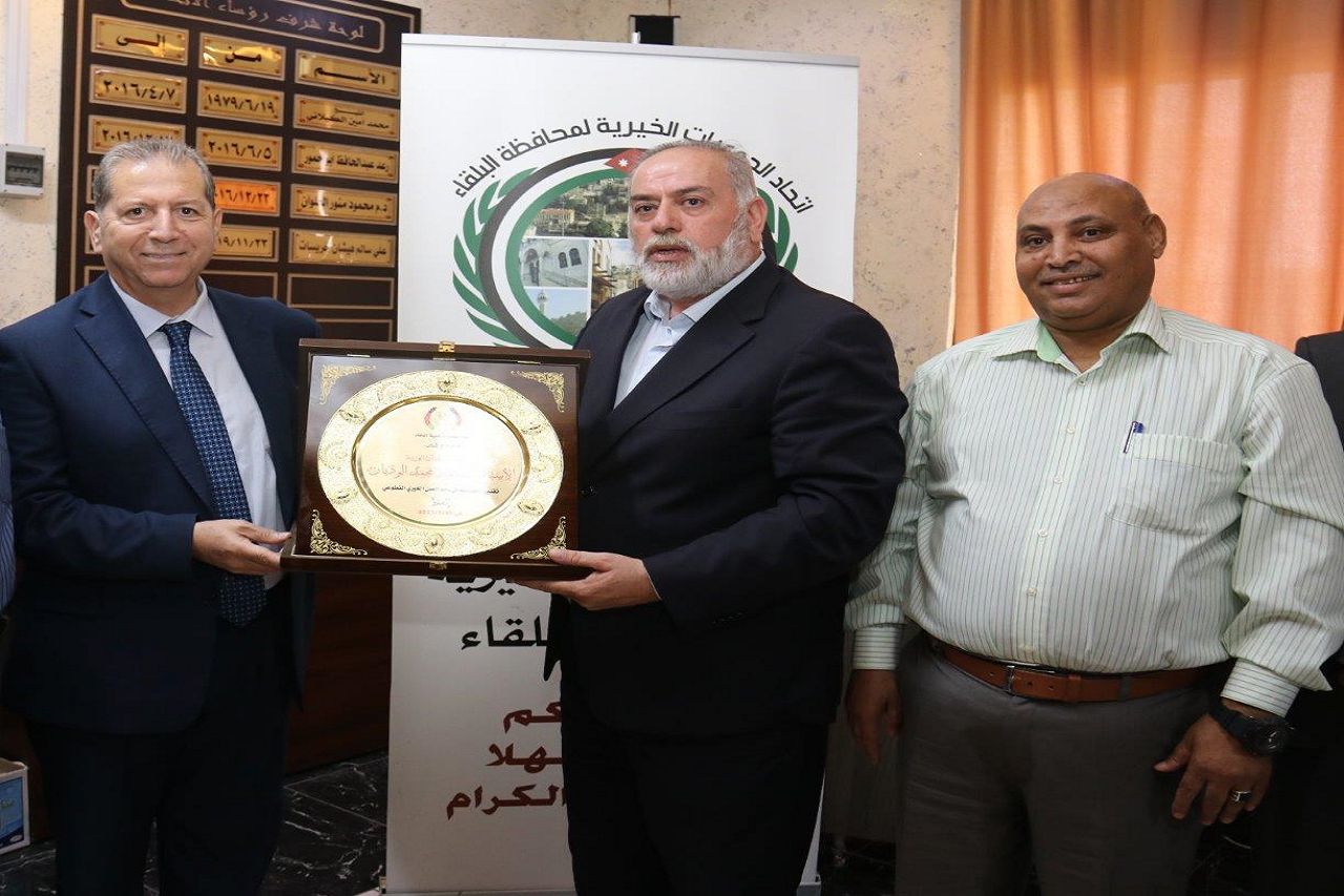رئيس جامعة عمّان العربية يخرج المشاركين بدورة إدارة المشاريع الصغيرة والمتوسطة في البلقاء39