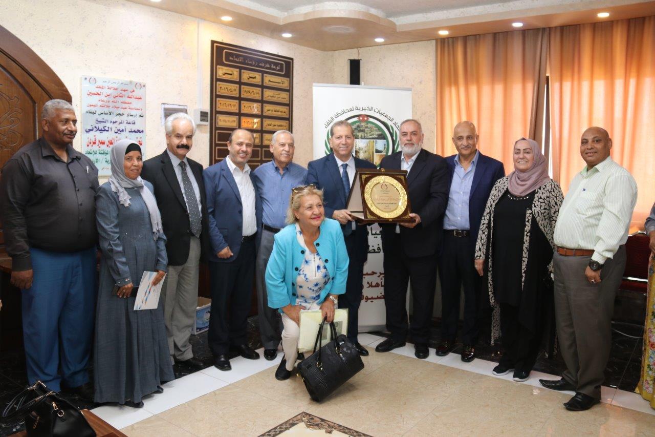رئيس جامعة عمّان العربية يخرج المشاركين بدورة إدارة المشاريع الصغيرة والمتوسطة في البلقاء 29