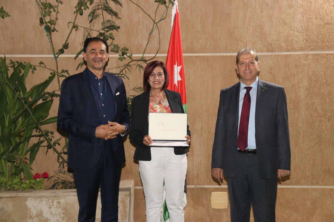 حفل رواد جامعة عمان العربية الأول11