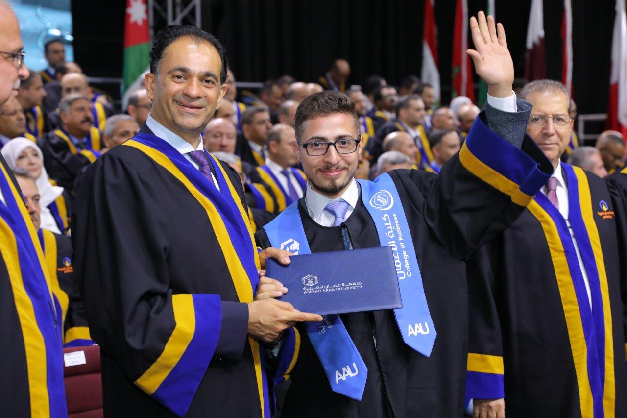 جامعة عمان العربية تحتفل بتخريج الفوج (13) من طلبة البكالوريوس والفوج (23) من طلبة الدراسات العليا21