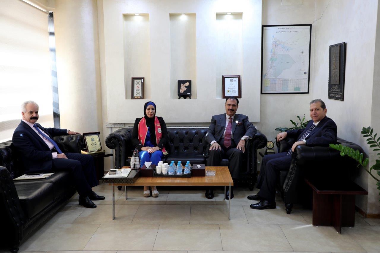 حملة التبرع بالدم للأشقاء في غزة من جامعة عمان العربية 1